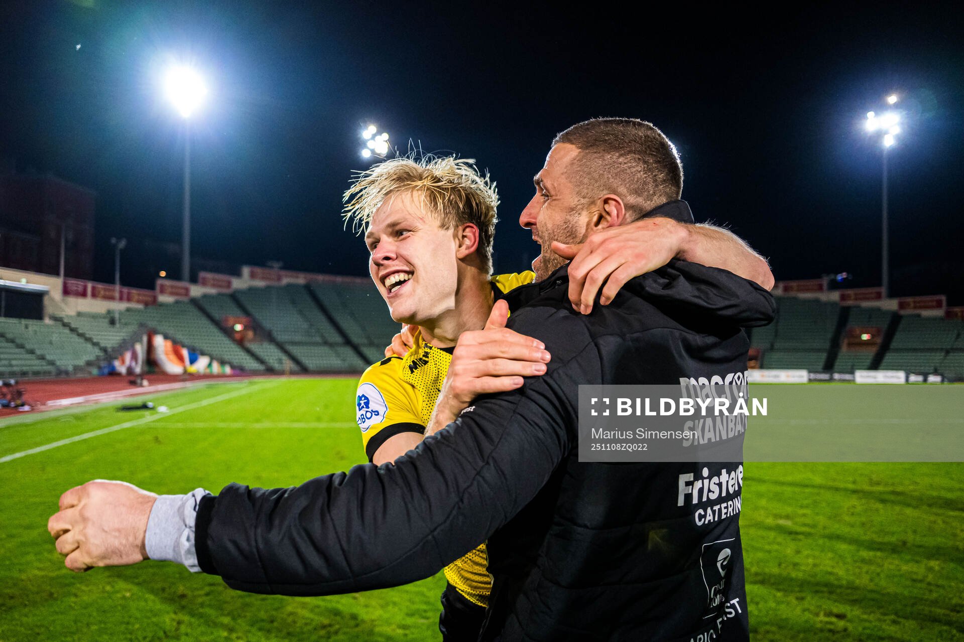 Håkon Holmefjord Lorentzen and head coach Azar Karadas of