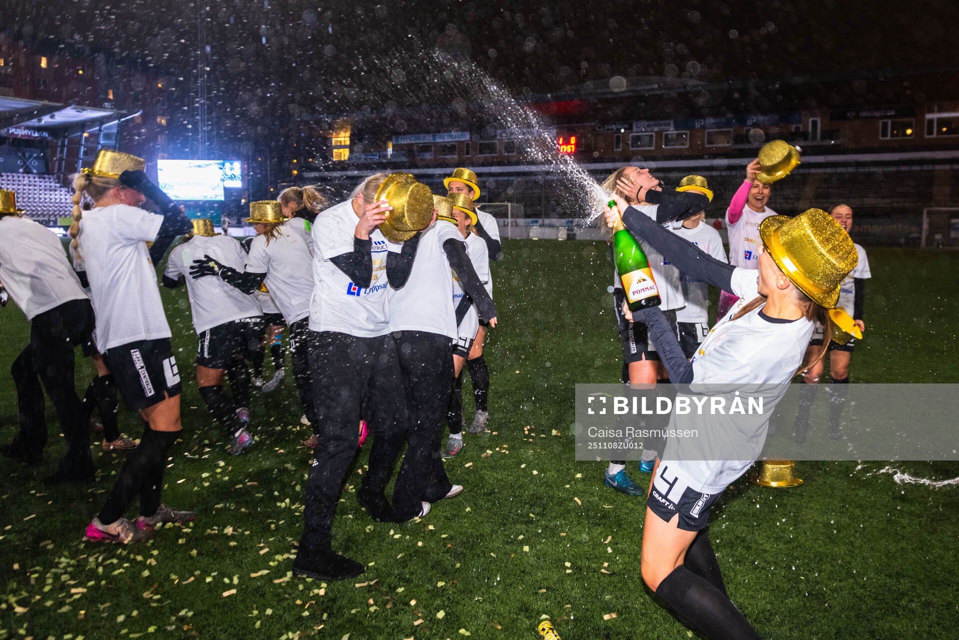 IK Uppsala spelare jublar