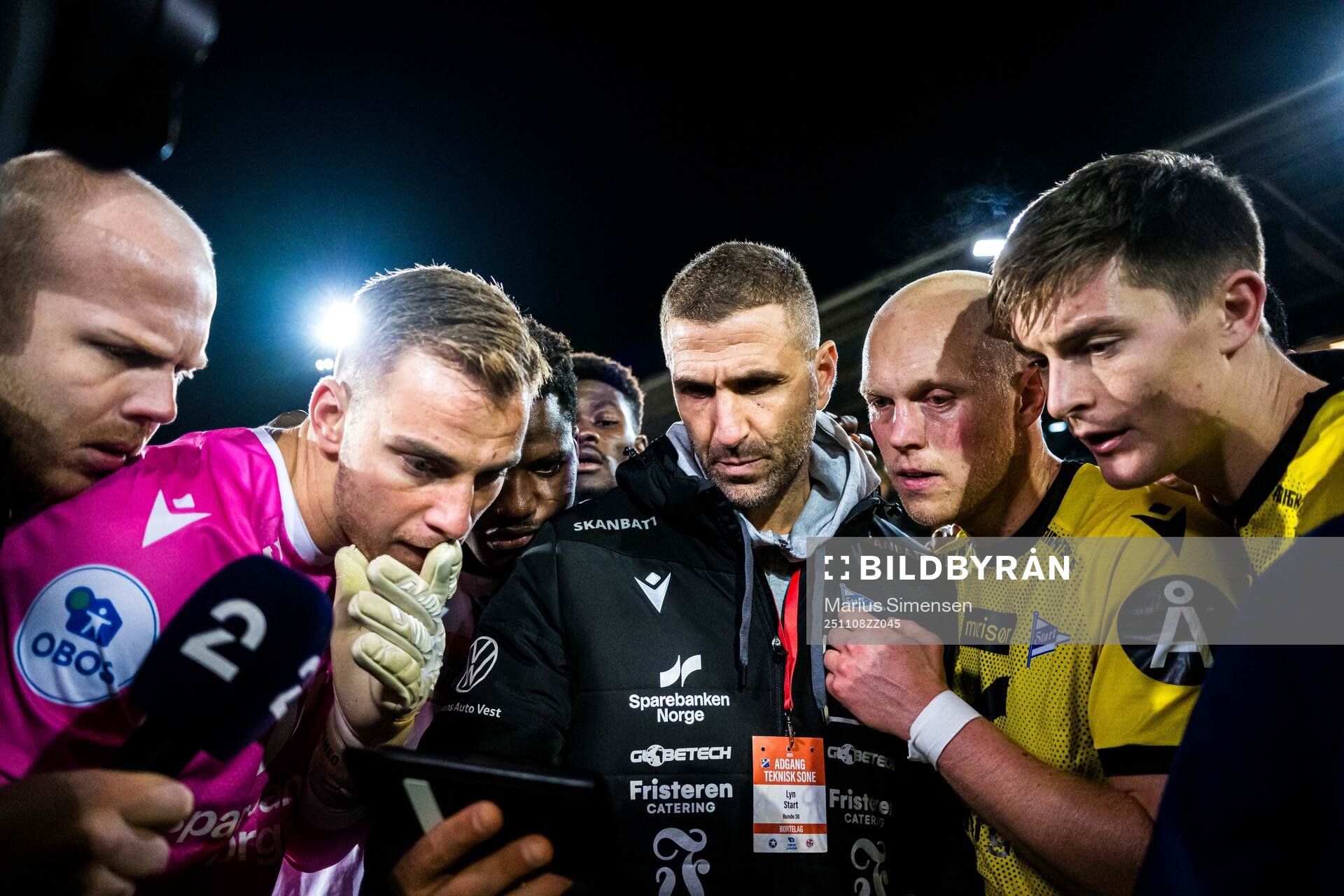 Jacob Pryts Larsen, head coach Azar Karadas and John Olav