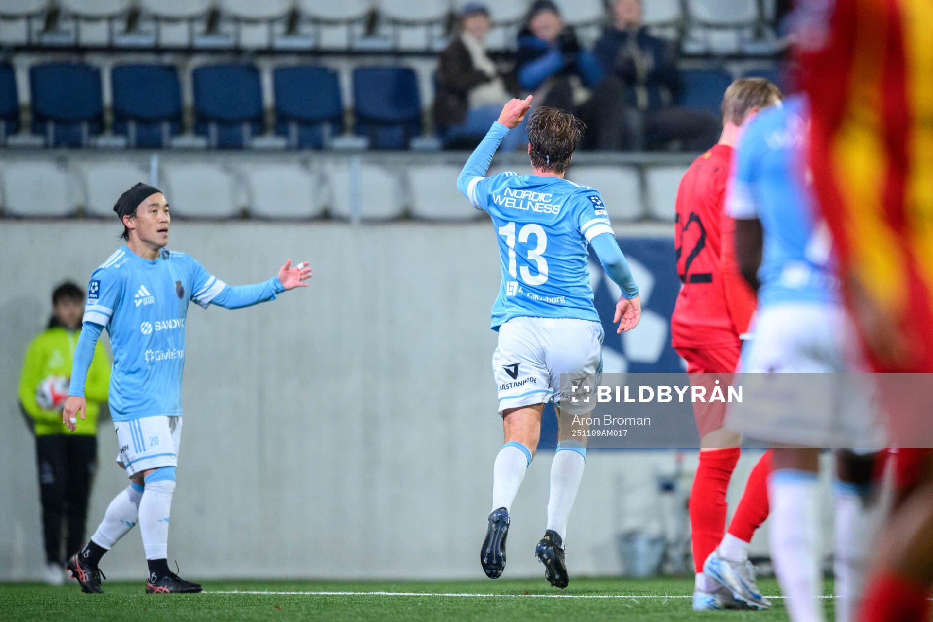 Gefles Måns Berggren jublar