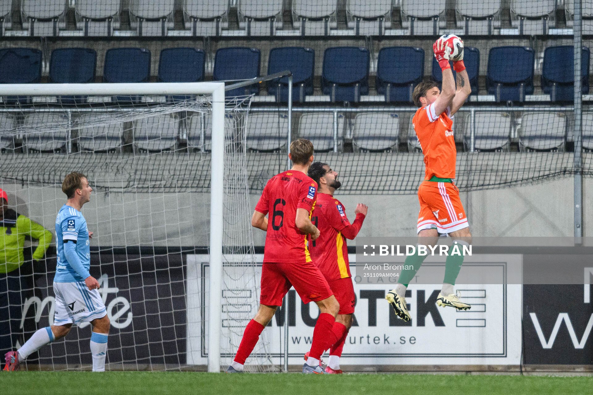 Gefles målvakt Tobias Johansson