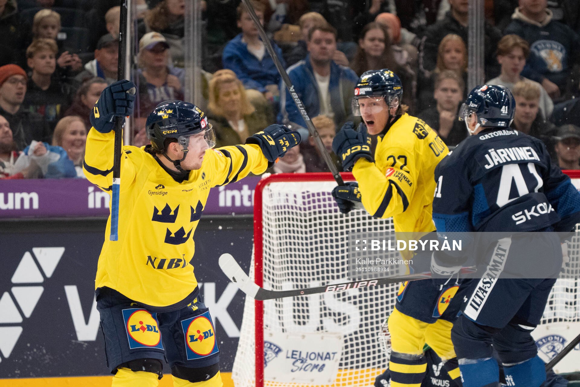 Jesper Fröden of Sweden celebrates