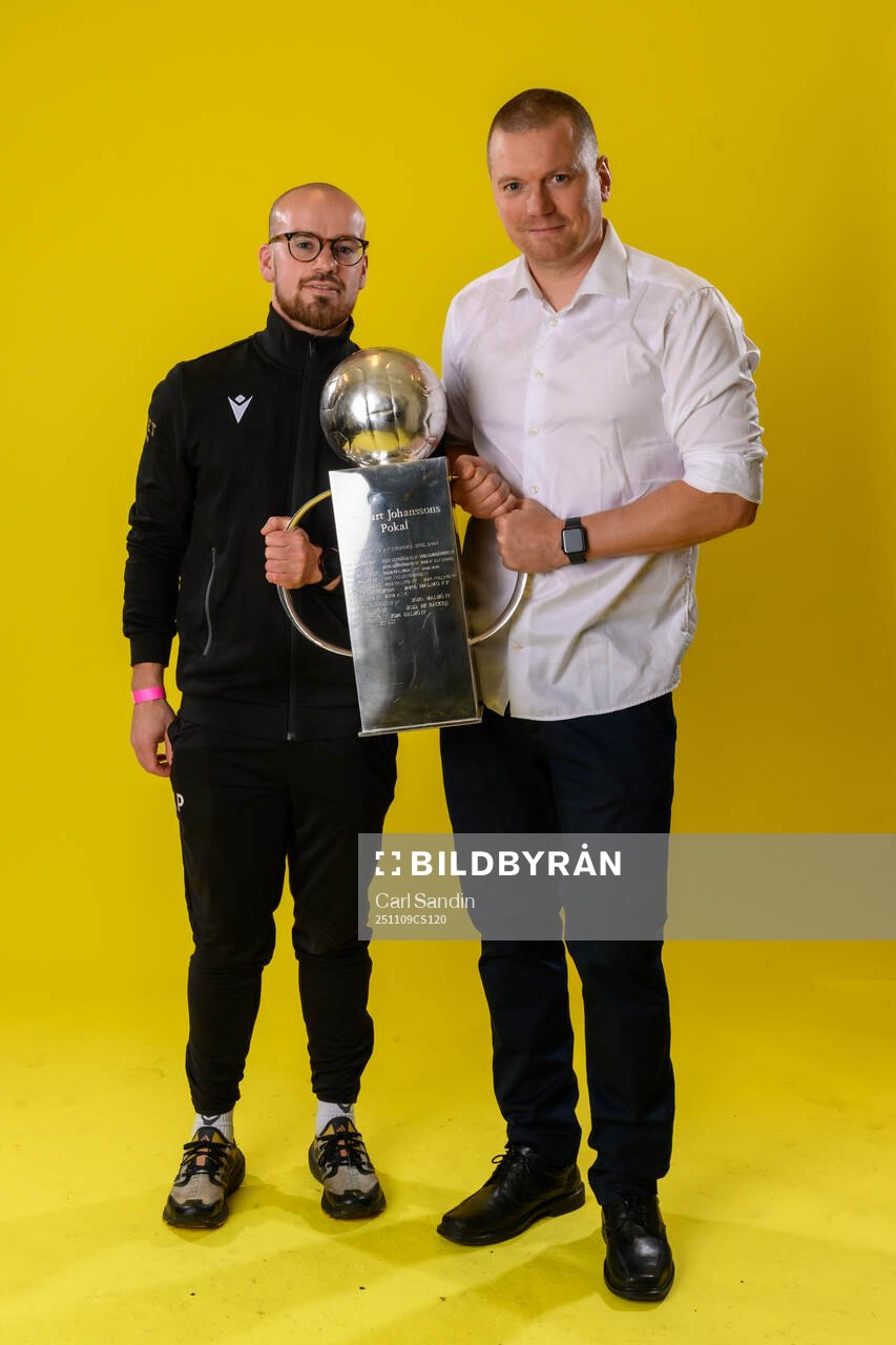 Mjällbys fystränare Albin Pålsson och analytiker Patrik