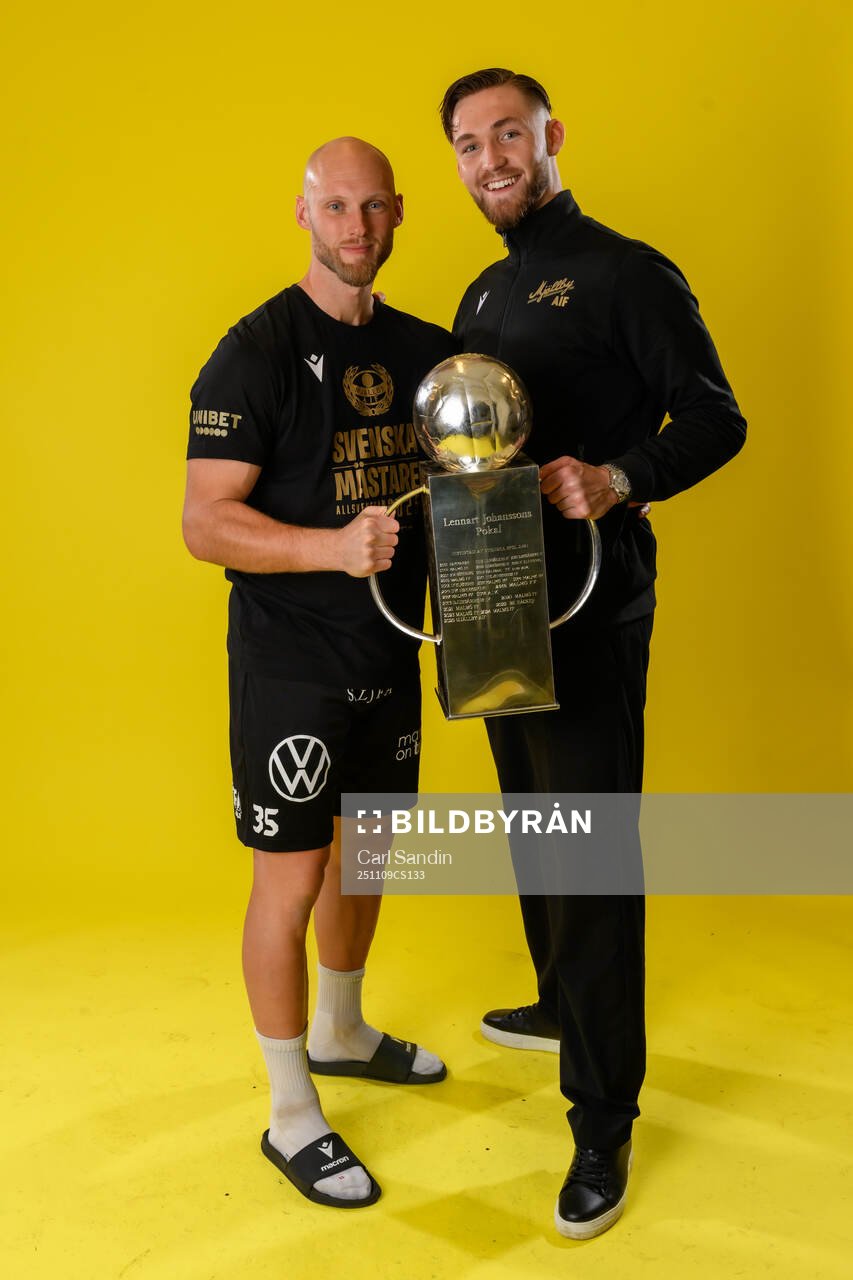 Mjällbys målvakt Alexander Lundin och målvakt Noel