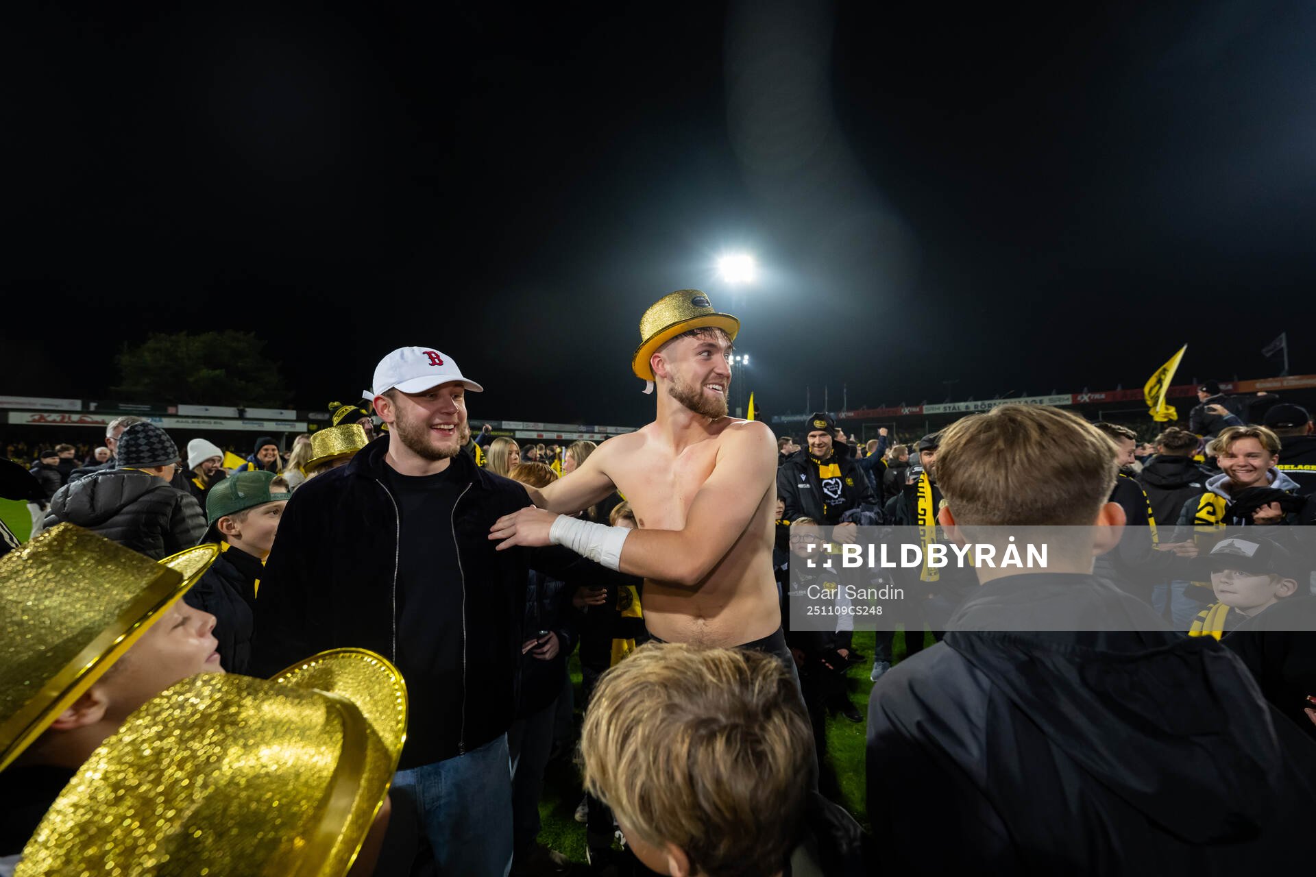 Mjällbys målvakt Noel Törnqvist jublar