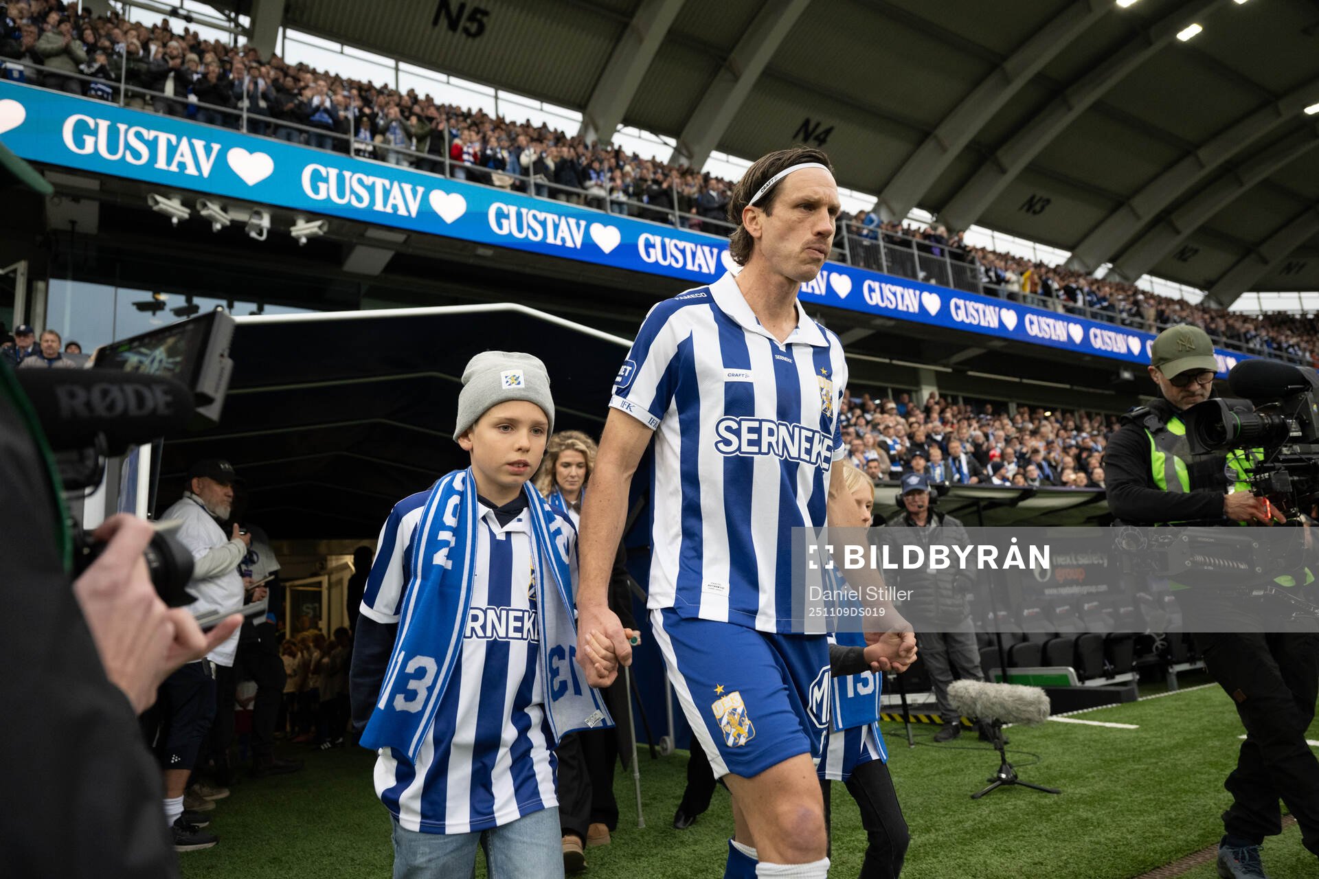 IFK Göteborgs Gustav Svensson gör entré