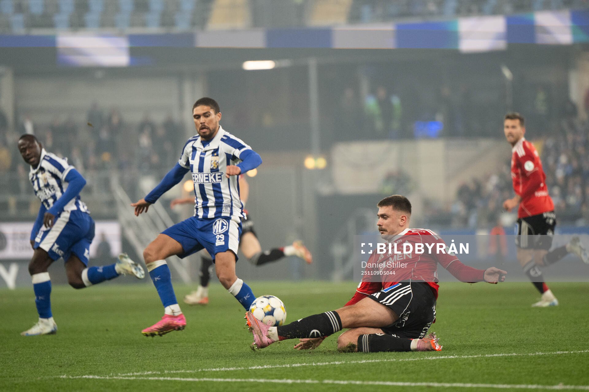 IFK Göteborgs Thomas Santos och IFK Norrköpings Tim Prica