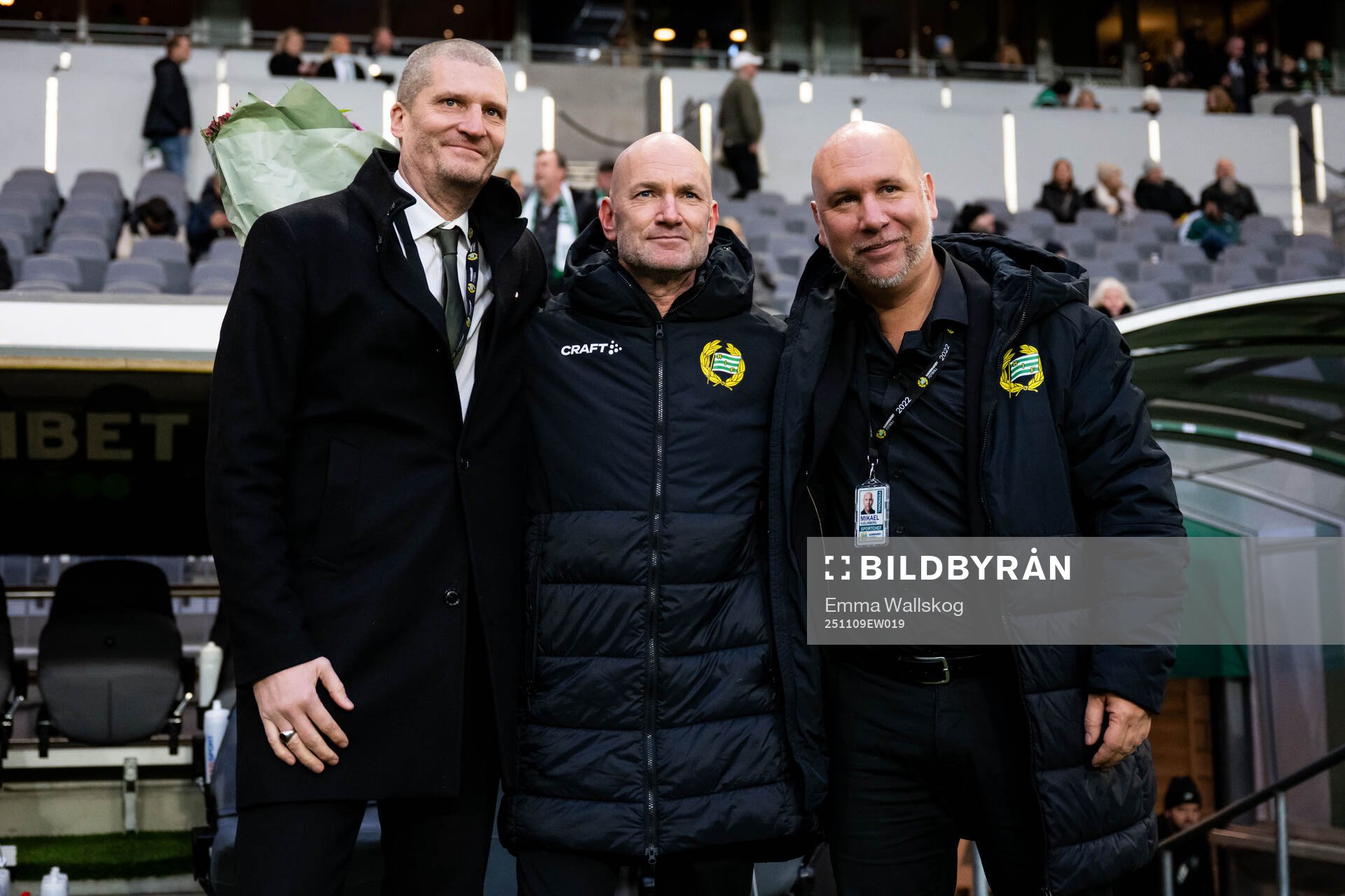 Hammarbys läkare Magnus Svärd tackas av vd Richard von