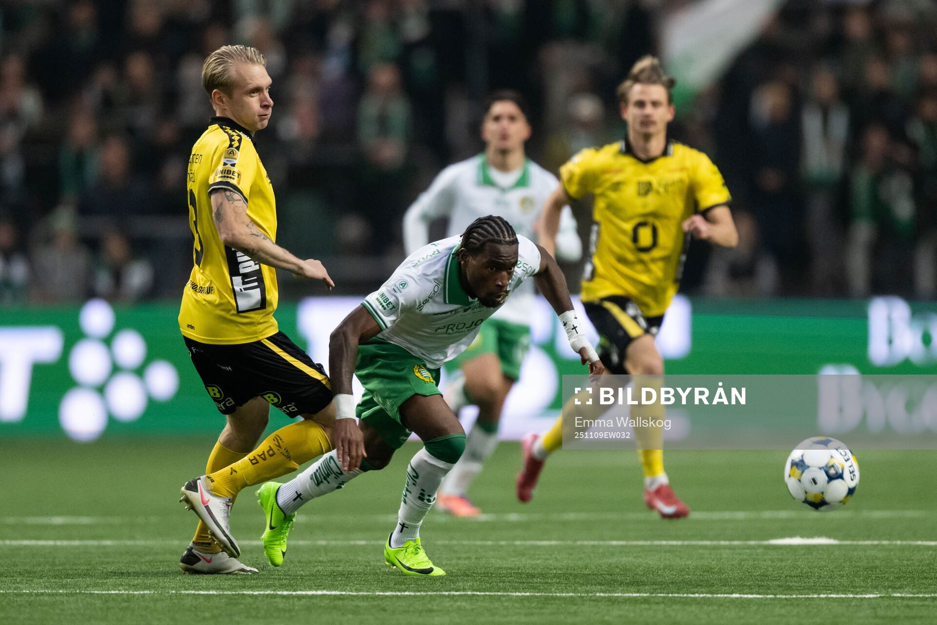 Elfsborgs Johan Larsson och Hammarbys Okeke Obilor Denzel