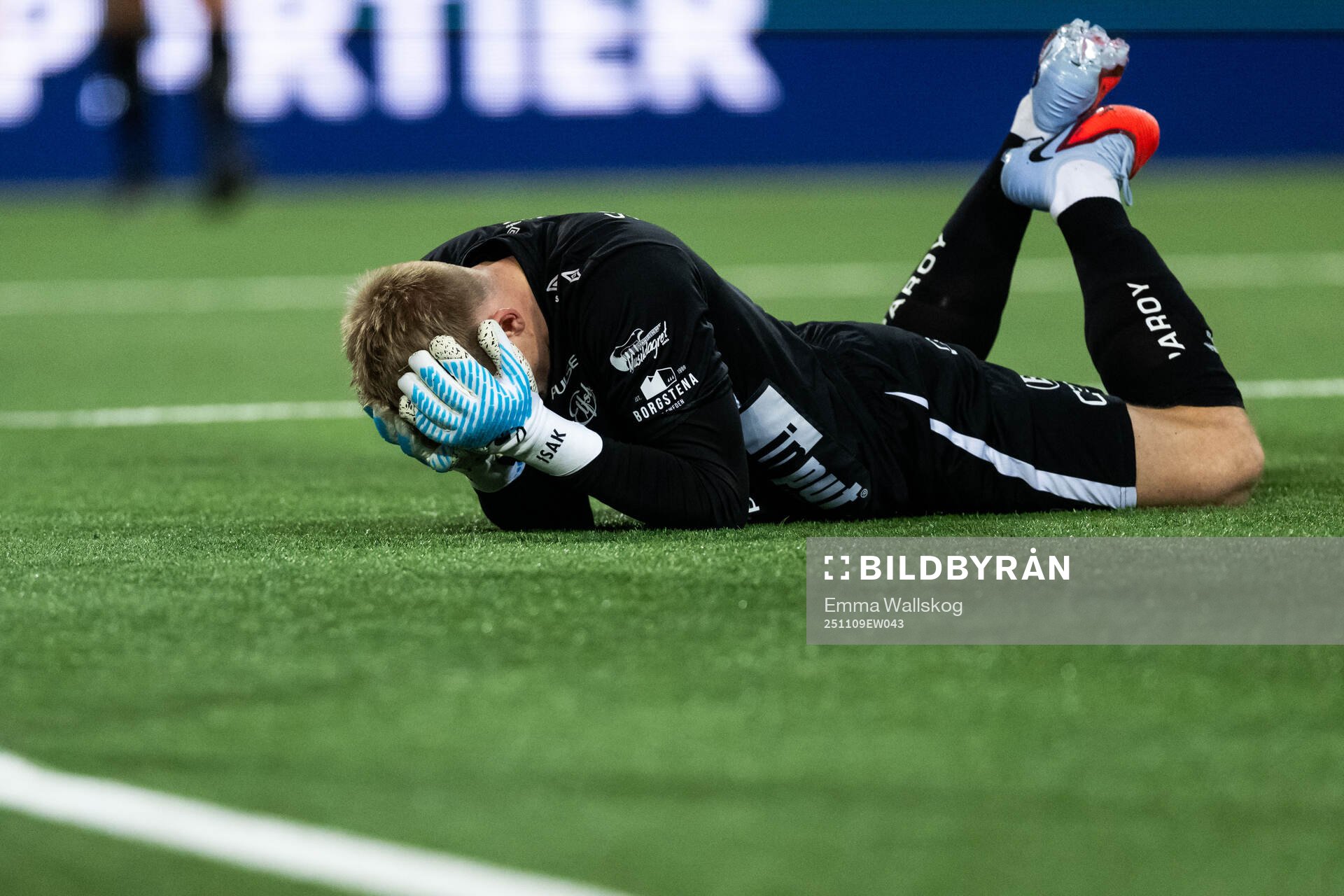 Elfsborgs målvakt Isak Pettersson har ont