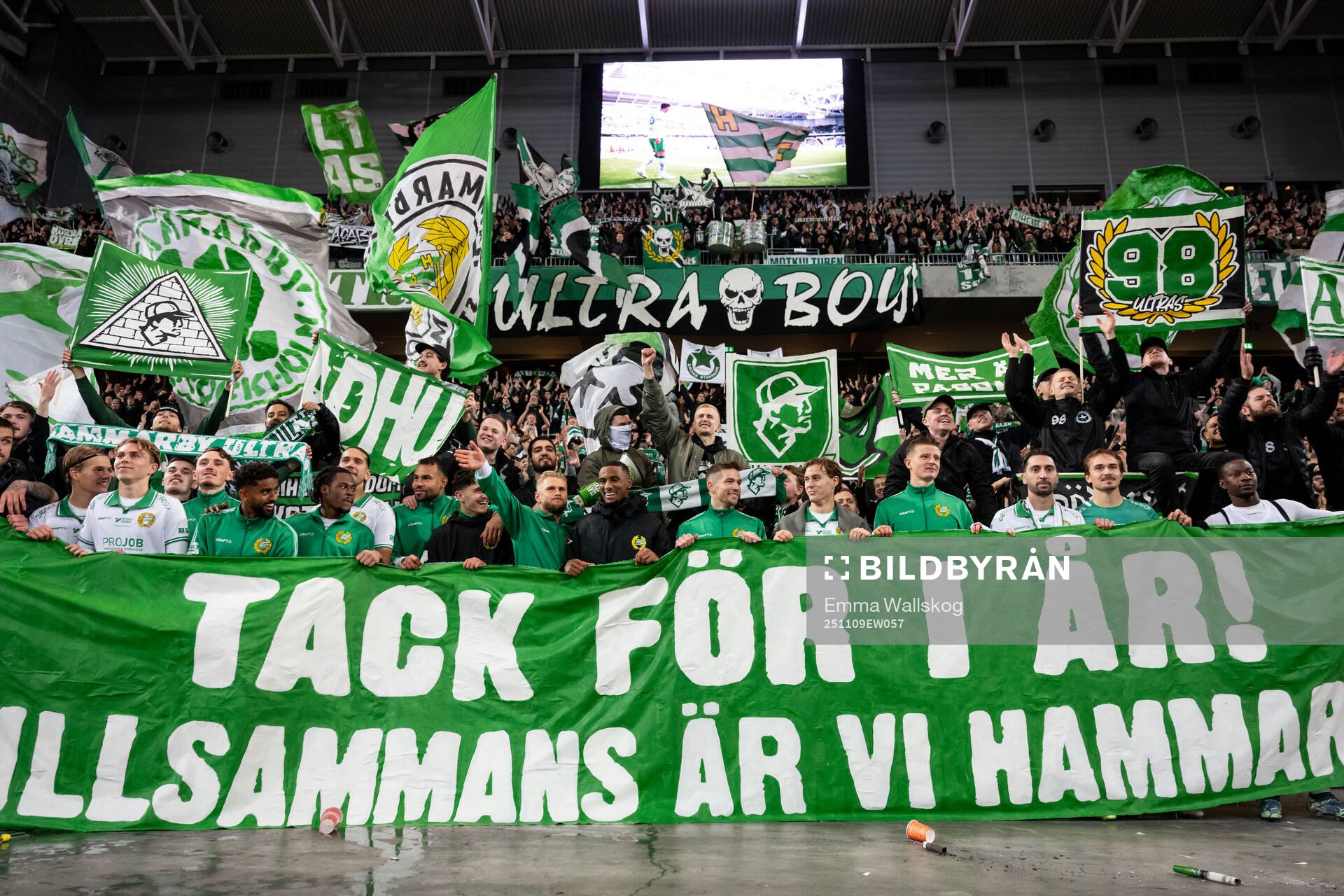 Hammarbys spelare jublar
