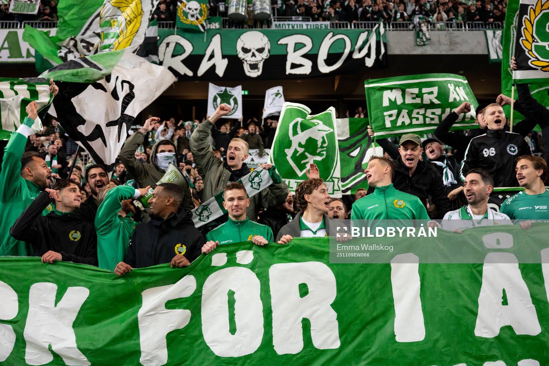 Hammarbys spelare jublar