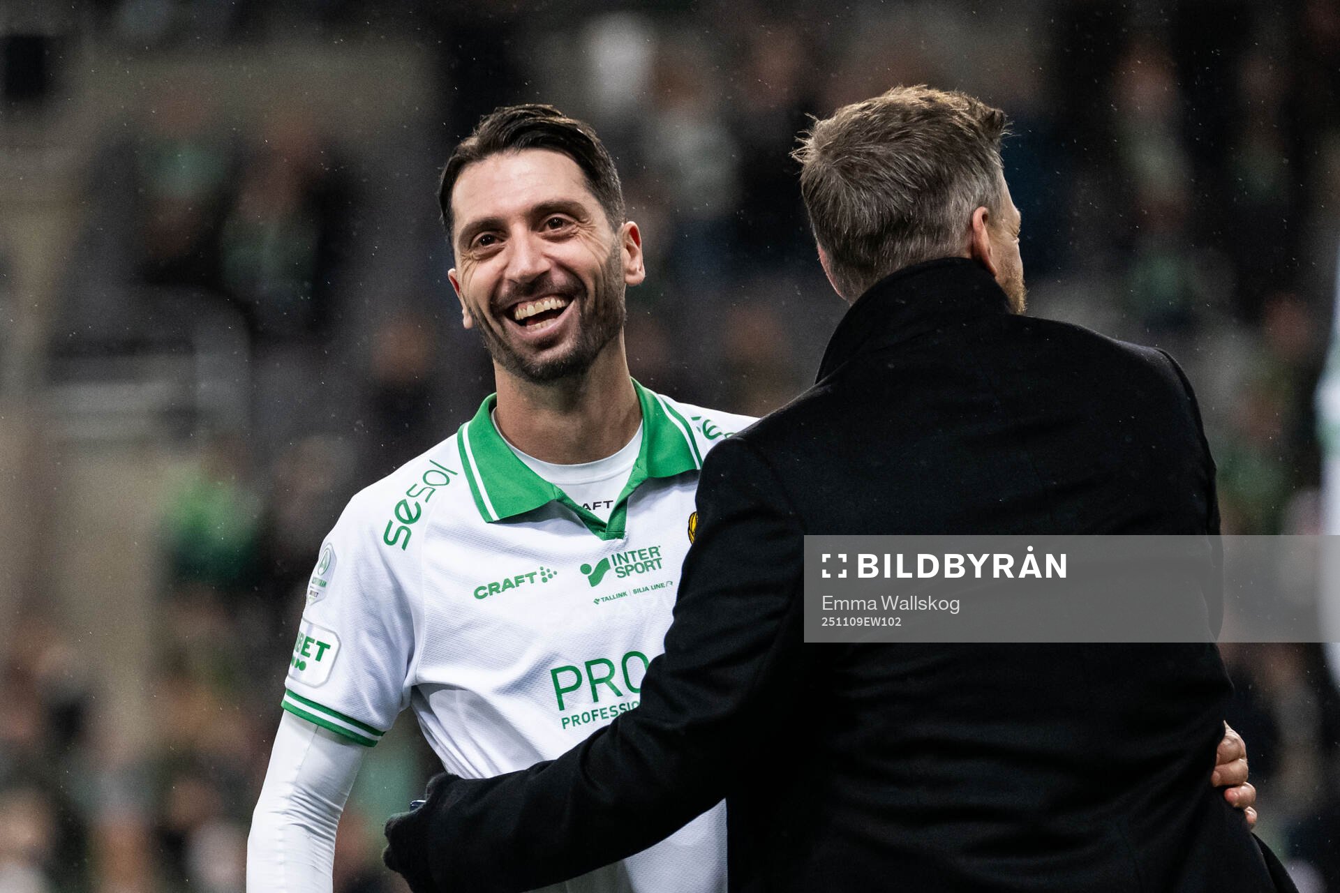 Hammarbys Nahir Besara och tränare Kim Hellberg  jublar