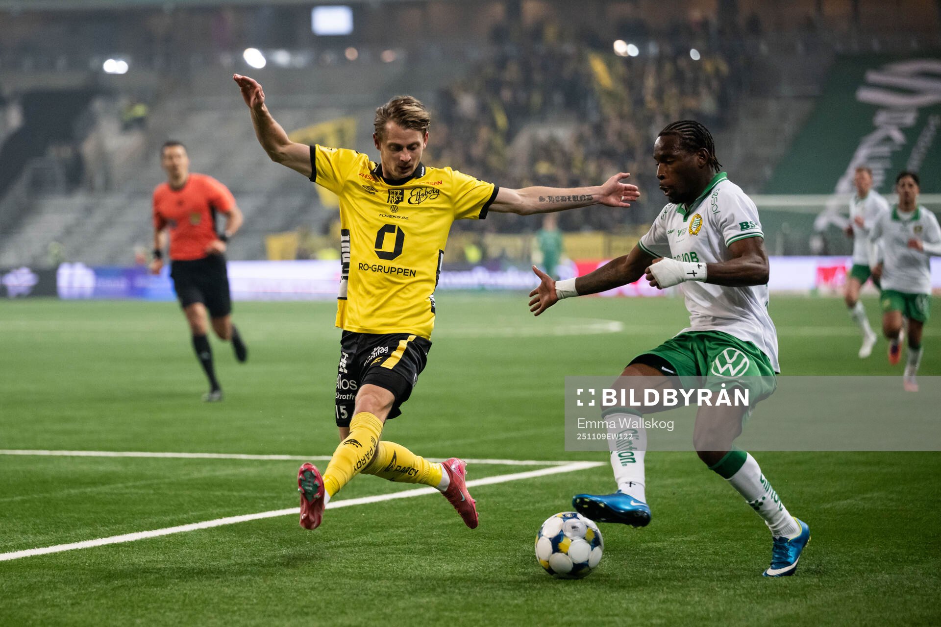 Elfsborgs Simon Hedlund och Hammarbys Okeke Obilor Denzel