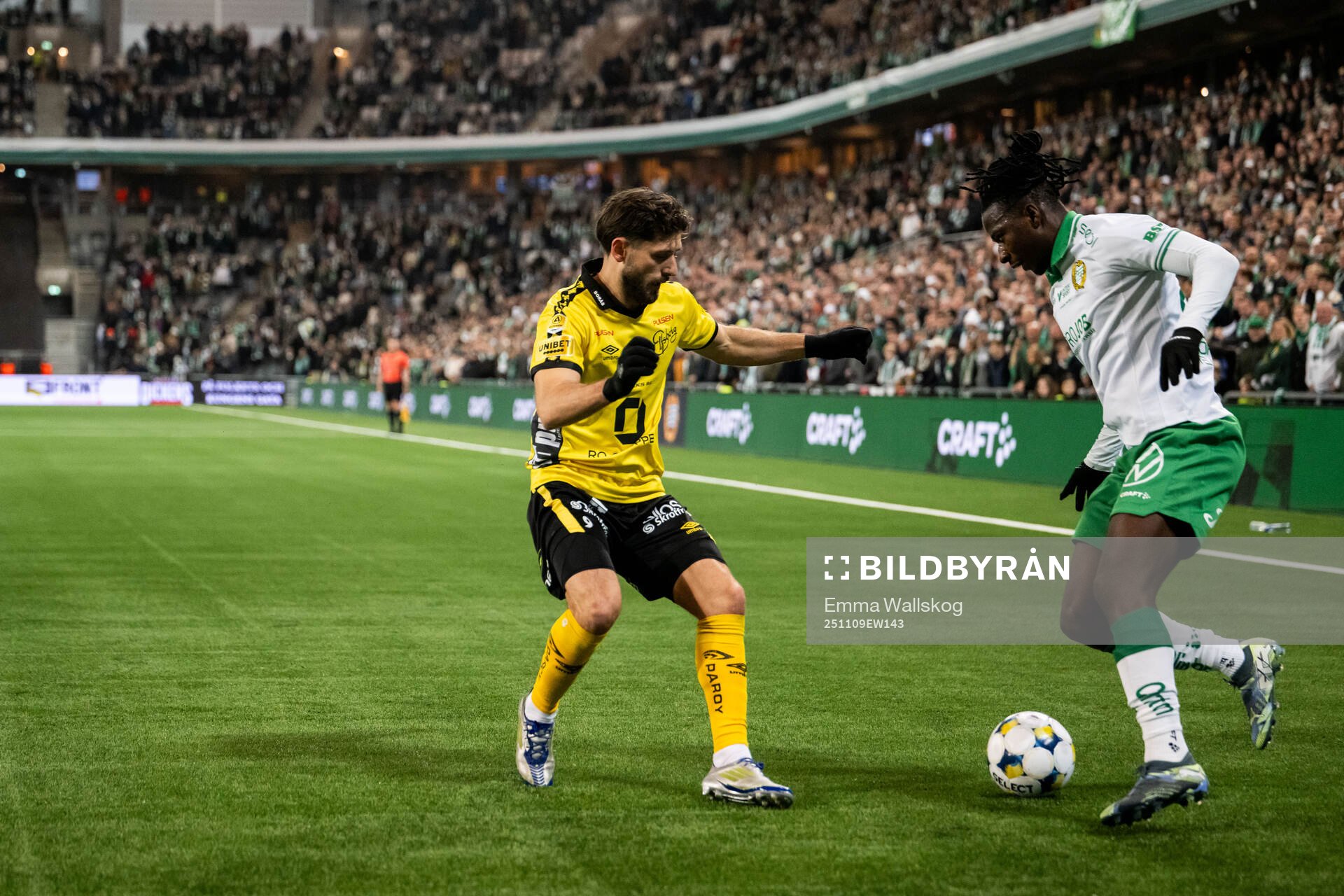 Elfsborgs Arber Zeneli och Hammarbys Moise Elohim Victoire