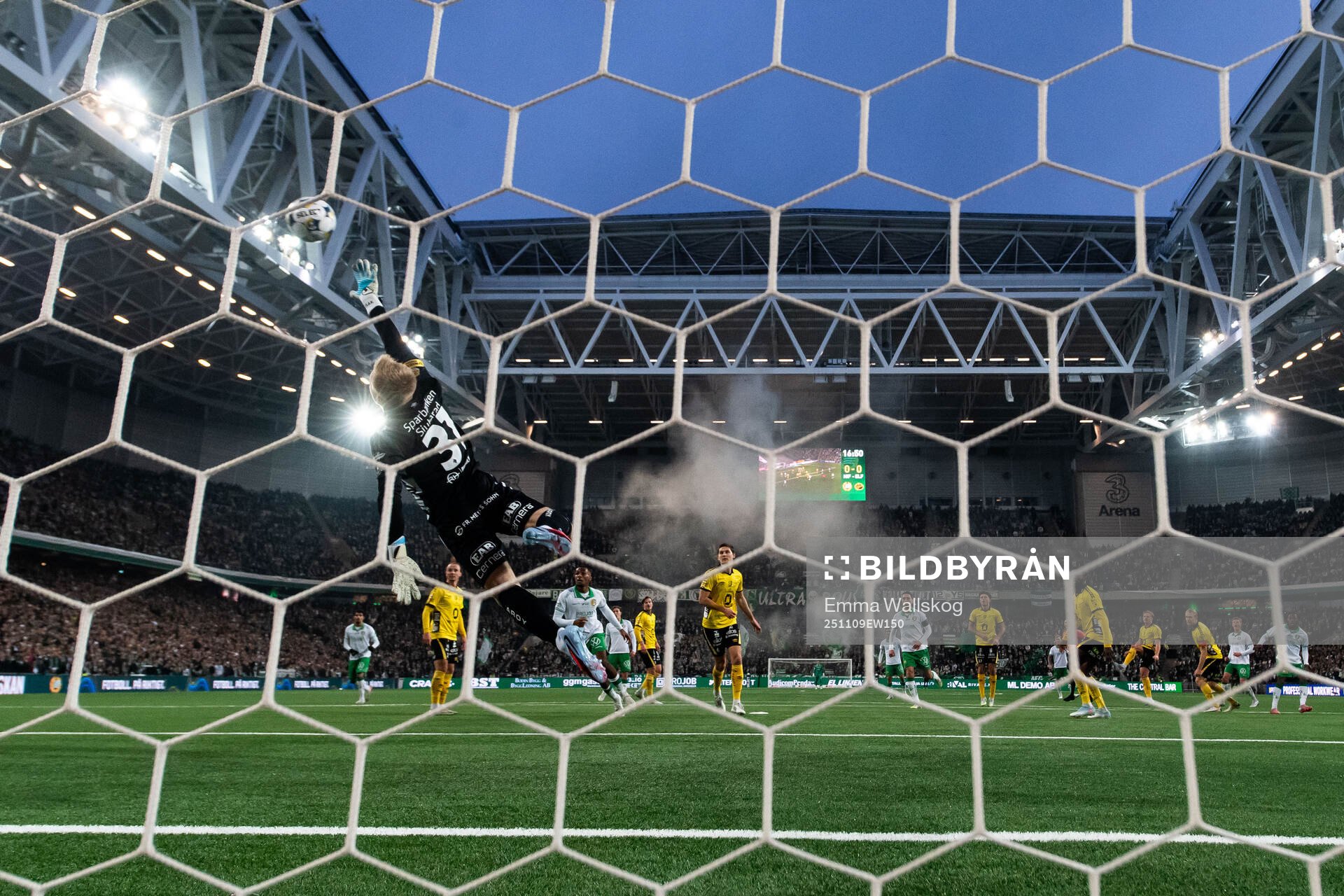 Hammarbys Frank Junior Adjei gör 0-1 bakom Elfsborgs