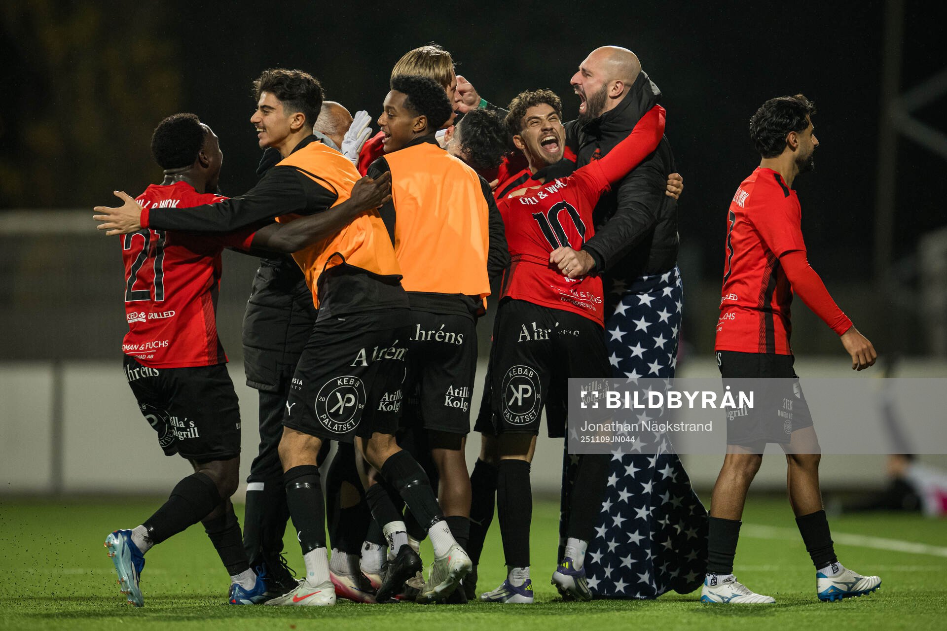 Nordic United FCs Lorent Mehmeti jublar