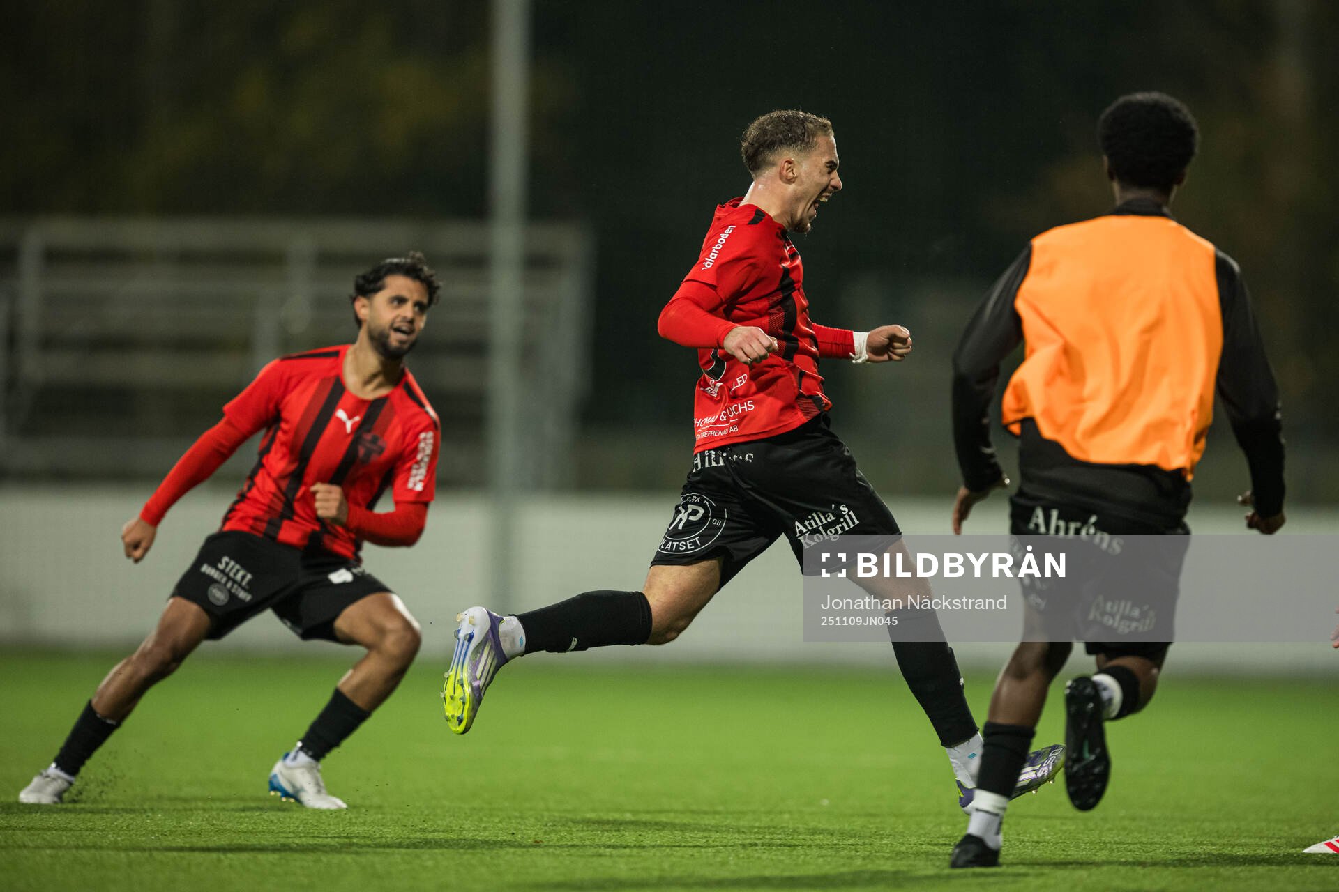Nordic United FCs Lorent Mehmeti jublar