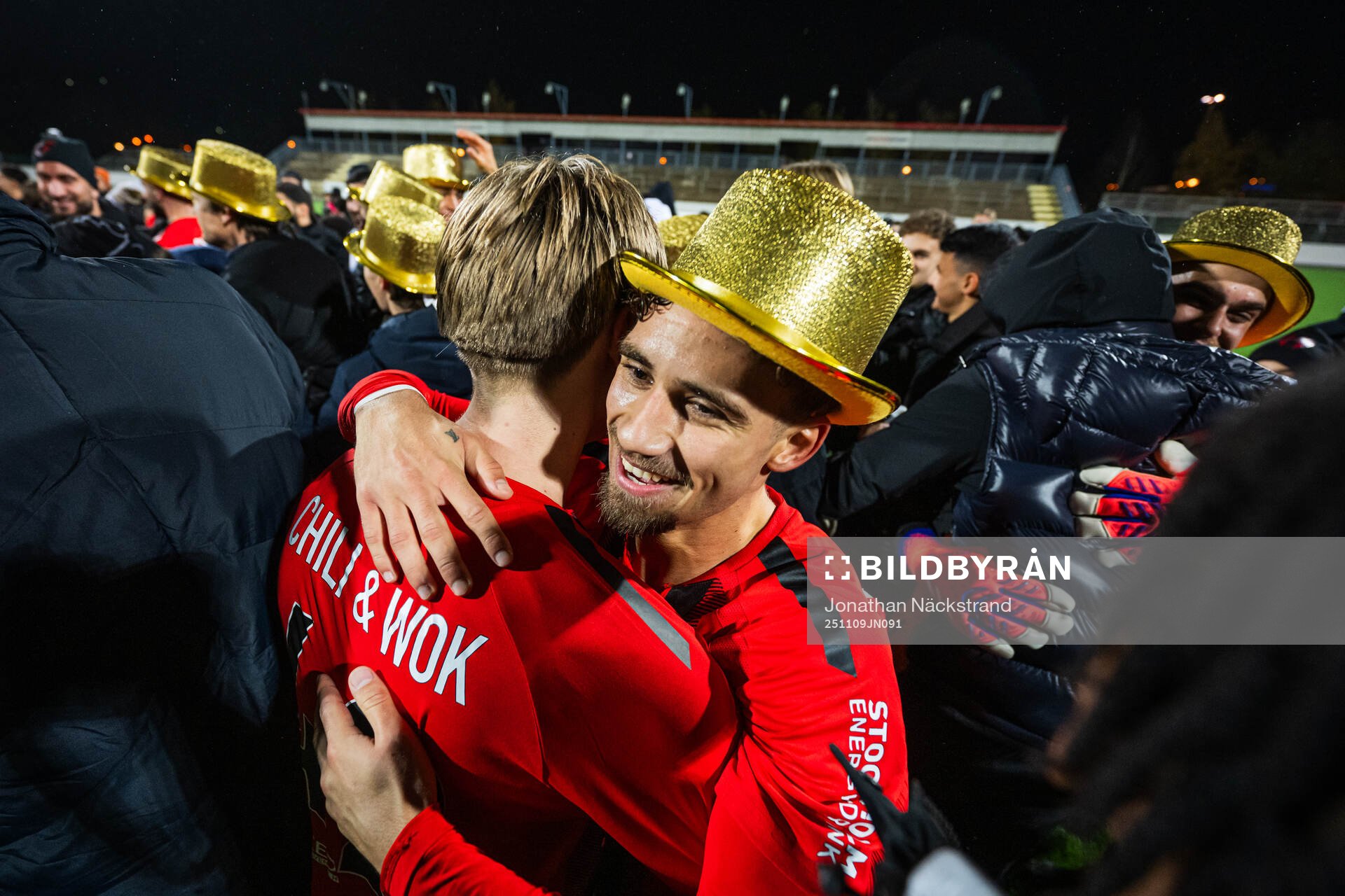 Nordic United FCs spelare jublar