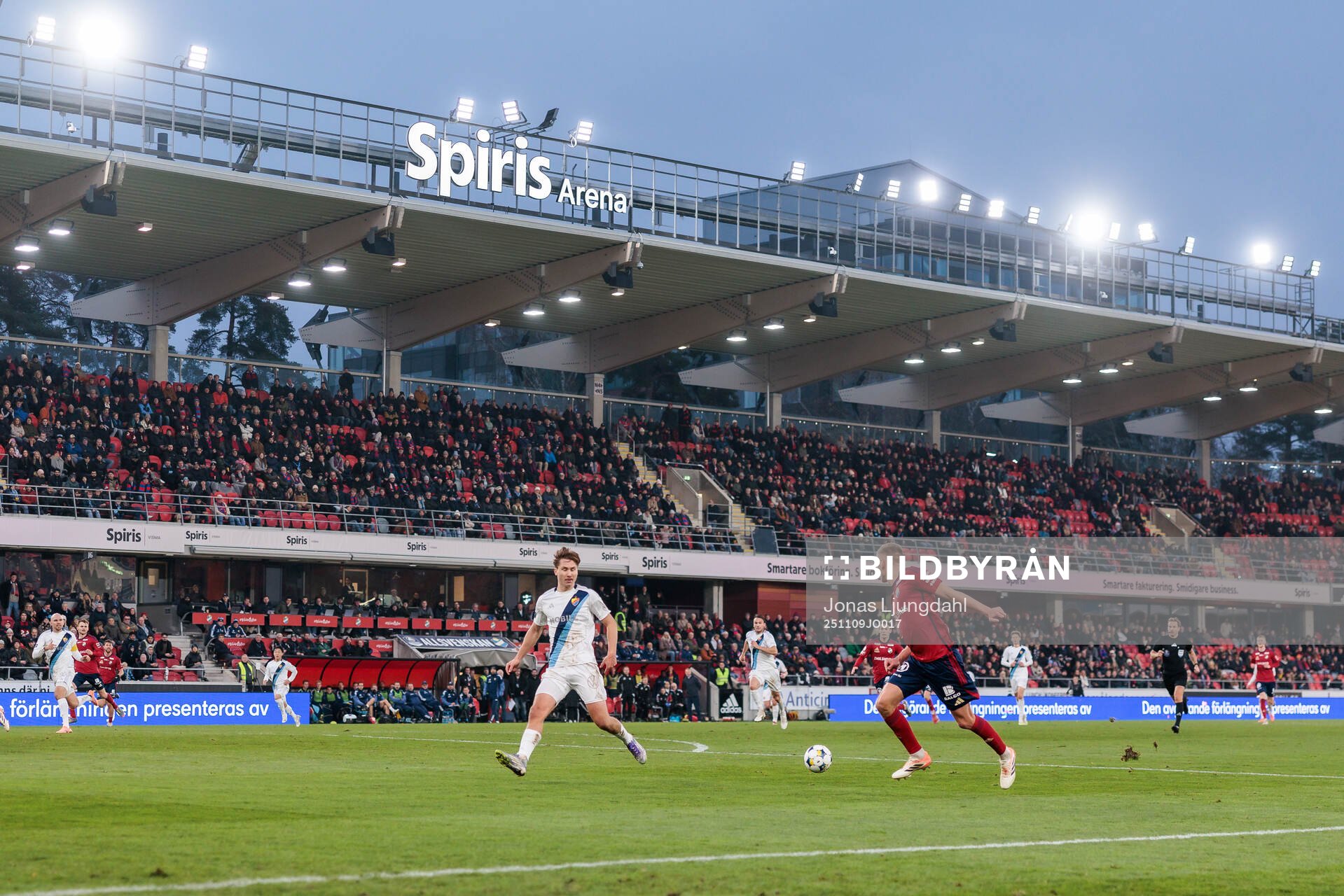 Djurgårdens Miro Tenho och Östers Dennis Olsson