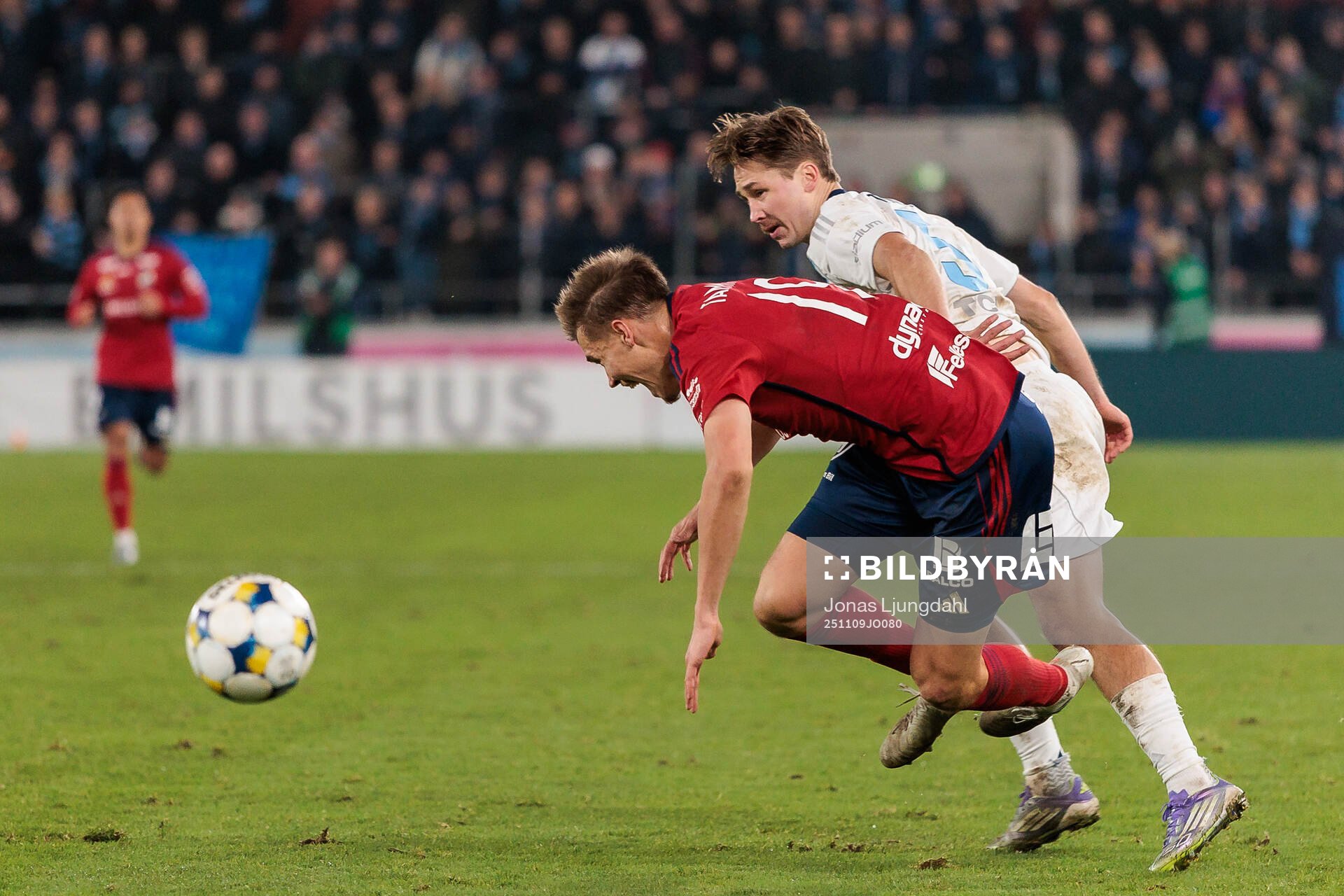 Östers Matias Tamminen faller