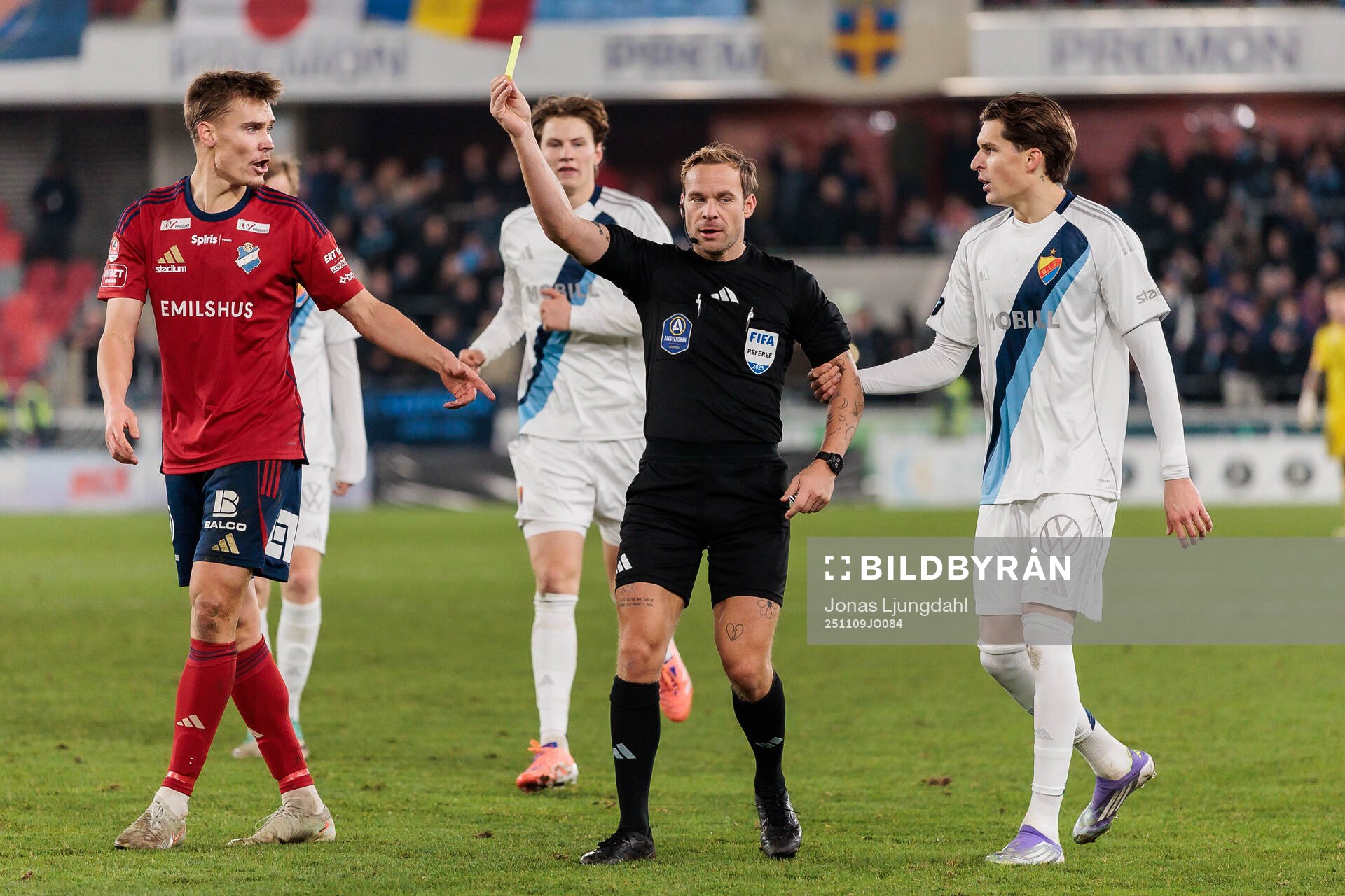 Östers Matias Tamminen och Djurgårdens Nino Zugelj när