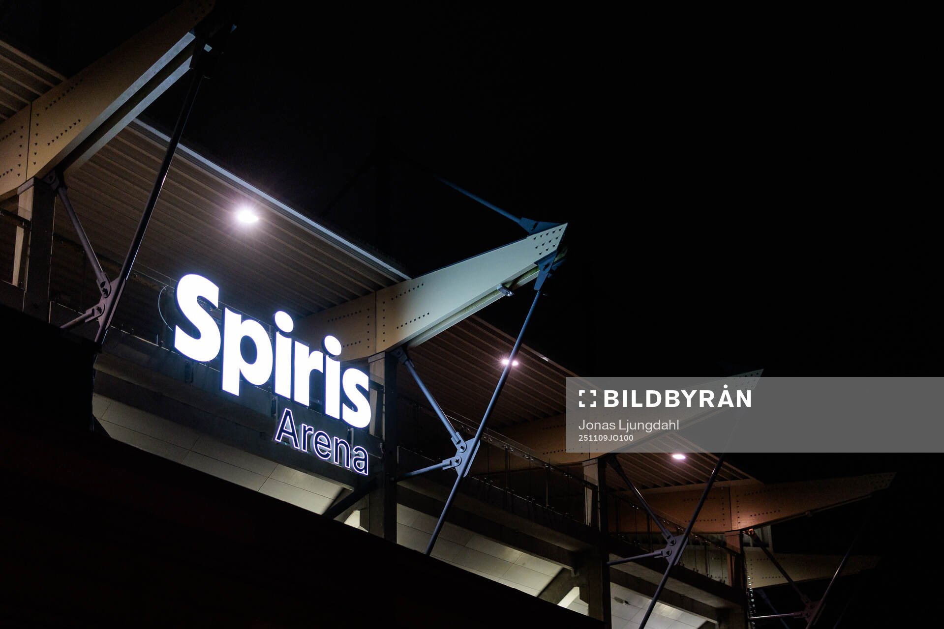 Exteriör vy av Spiris arena