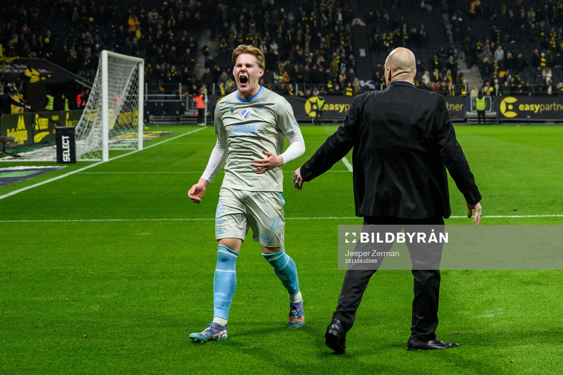 Halmstads Malte Persson jublar