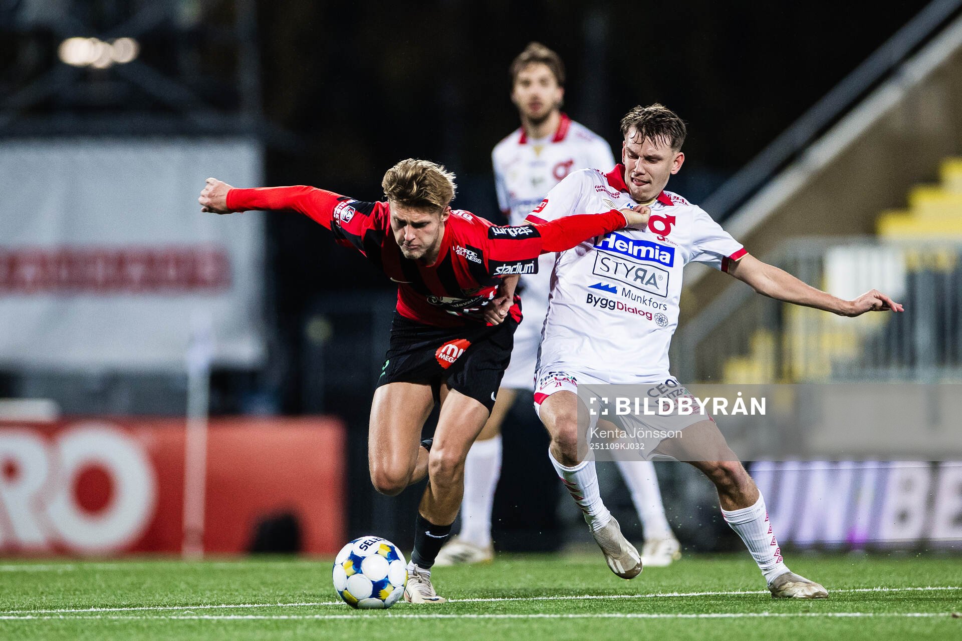 Brommapojkarnas Lukas Björklund och Degerfors Kazper