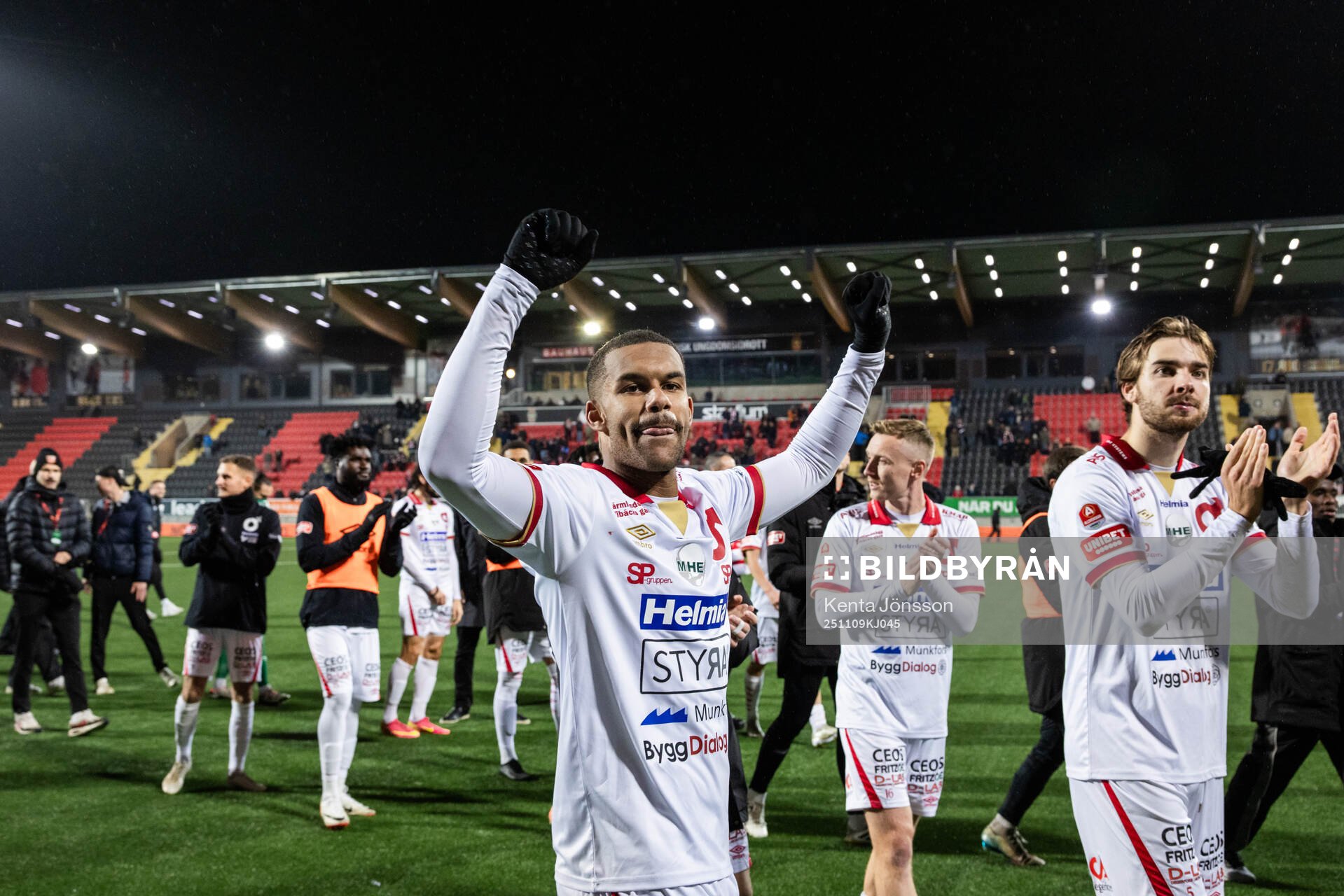 Degerfors Leon Hien jublar