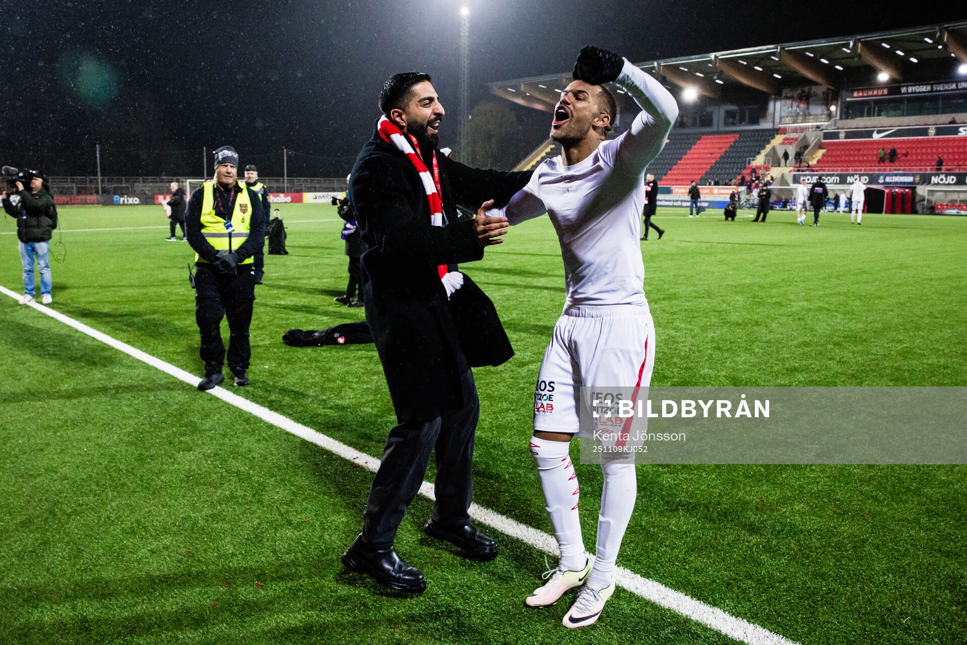 Degerfors assisterande sportchef Sean Sabetkar och Leon