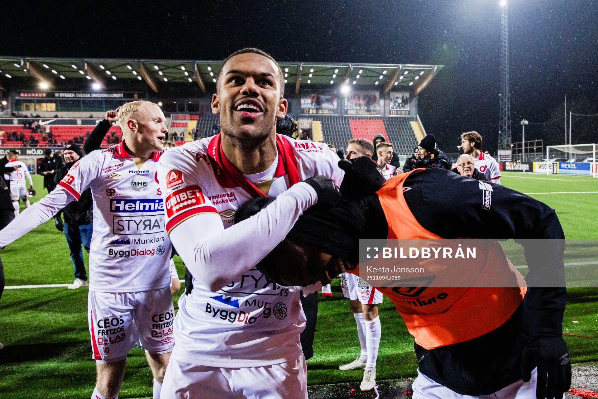 Degerfors Leon Hien jublar