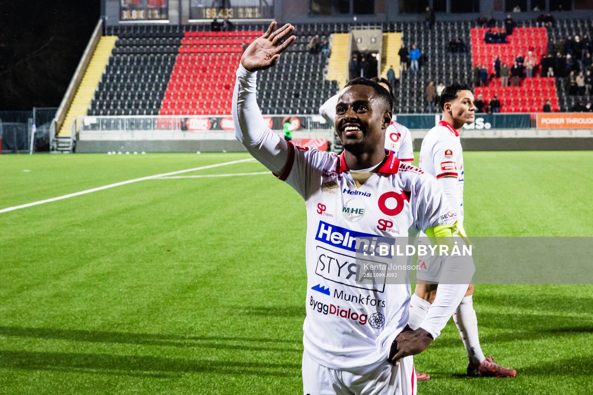 Degerfors Nahom Netabay jublar