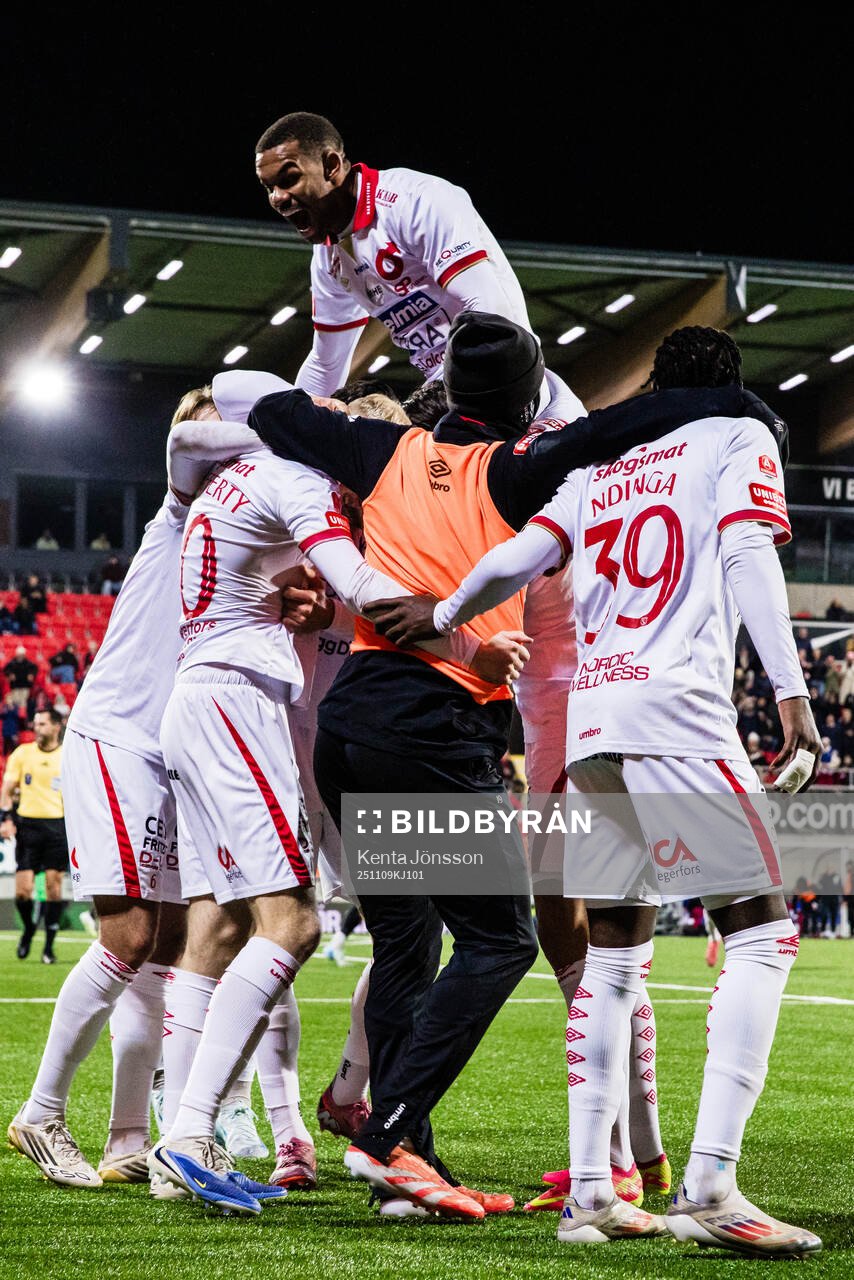 Degerfors Marcus Rafferty jublar och Daniel Sundgren, Leon
