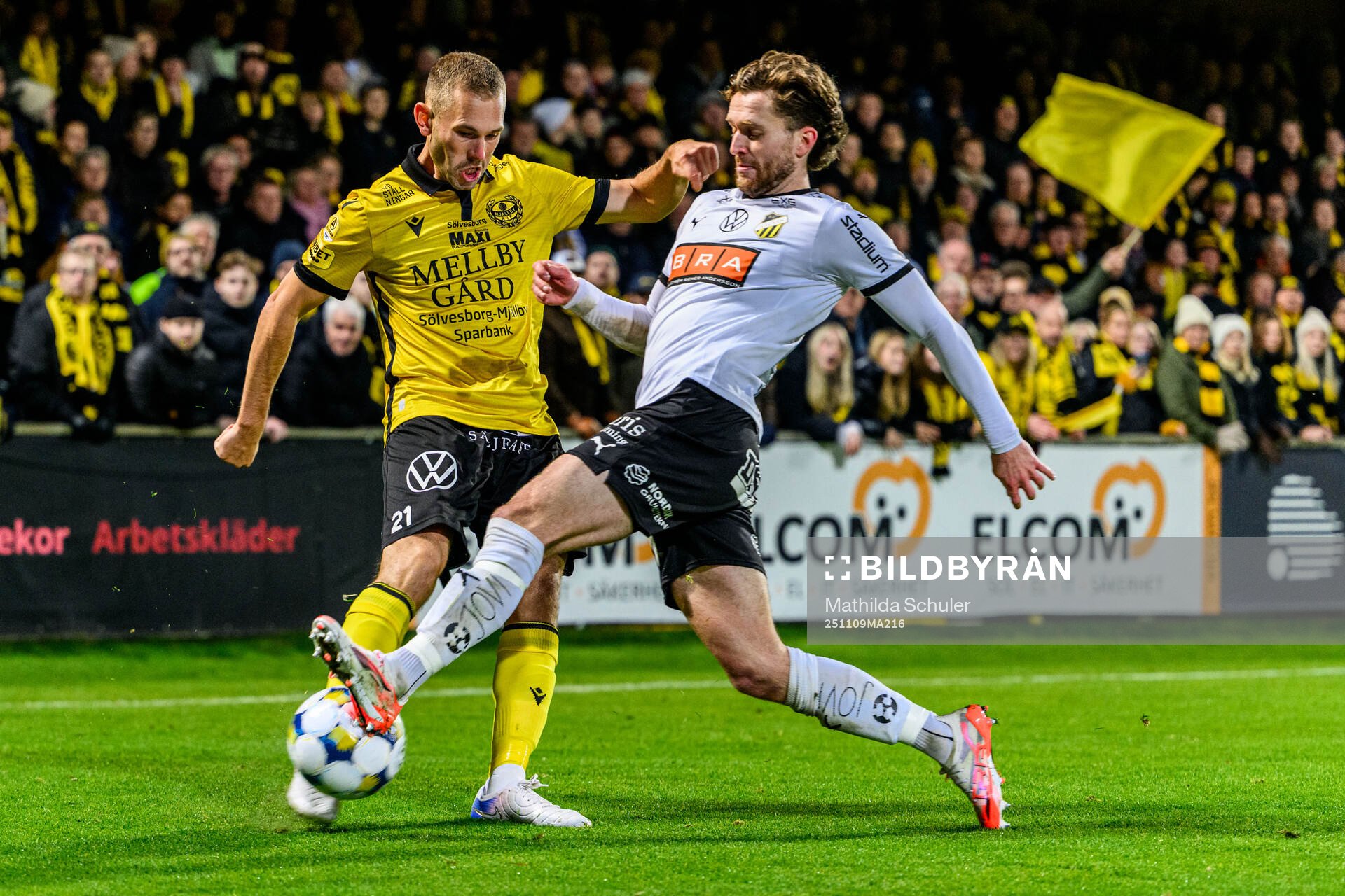 Mjällbys Adam Petersson och Häckens Adam Lundkvist