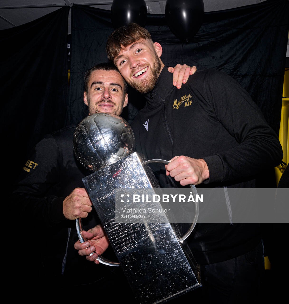 Mjällbys Jesper Gustavsson och målvakt Noel Törnqvist