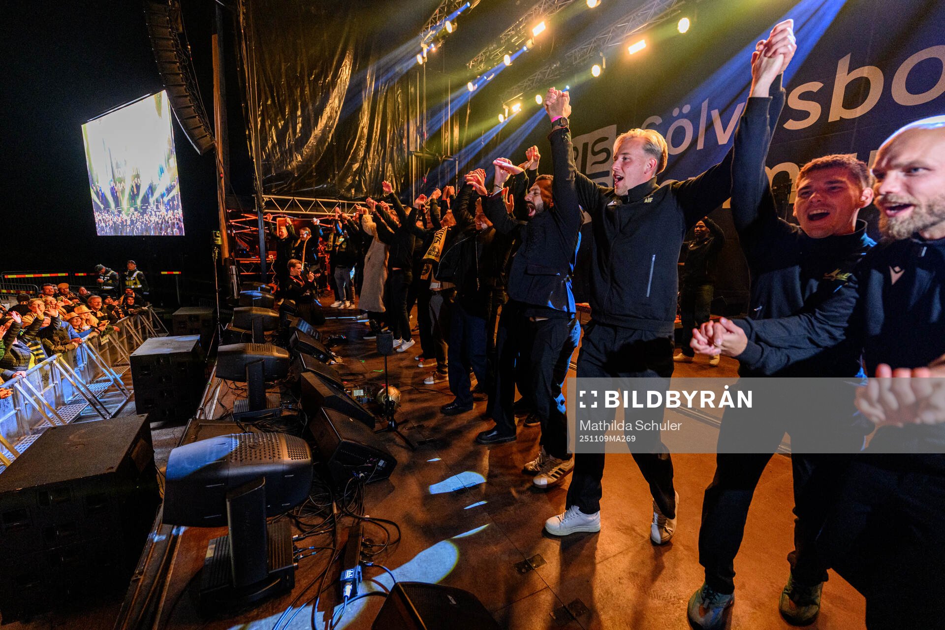 Mjällbys spelare jublar
