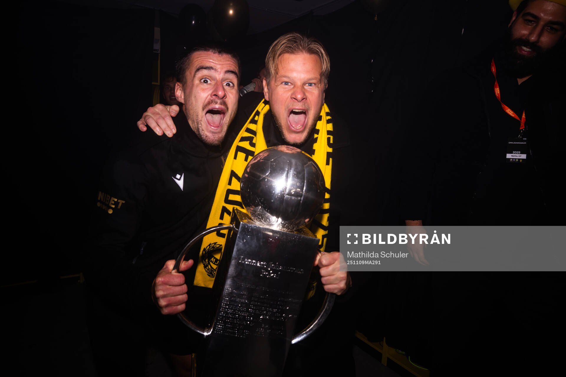 Mjällbys Jesper Gustavsson och scout David Löfquist