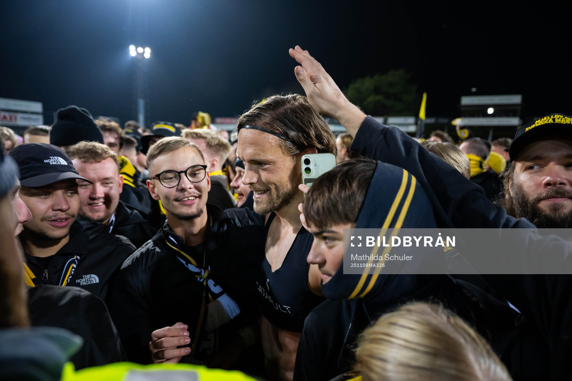 Mjällbys Tom Pettersson jublar