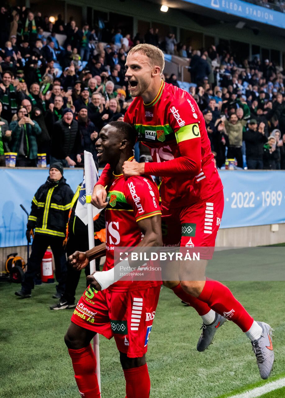 GAISs Ibrahim Diabate och Gustav Lundgren jublar
