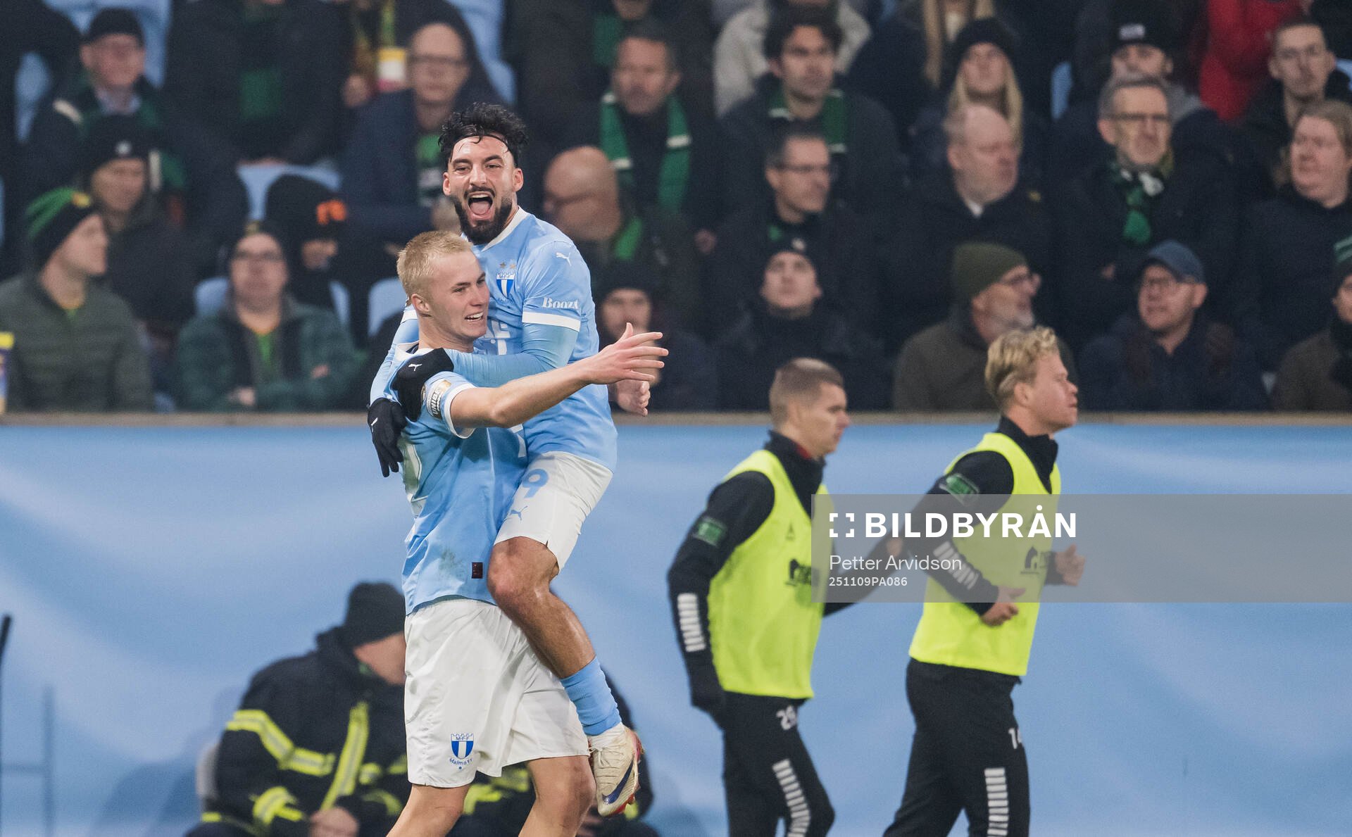 Malmö FFs Daniel Gudjohnsen och Sead Haksabanovic jublar