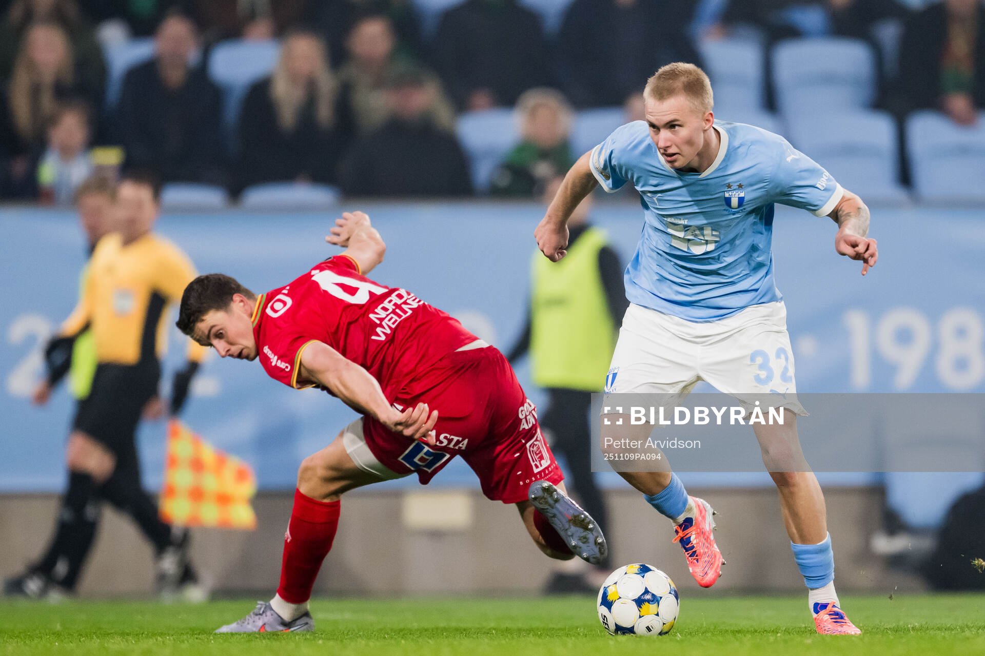 GAISs Oskar Ågren och Malmö FFs Daniel Gudjohnsen