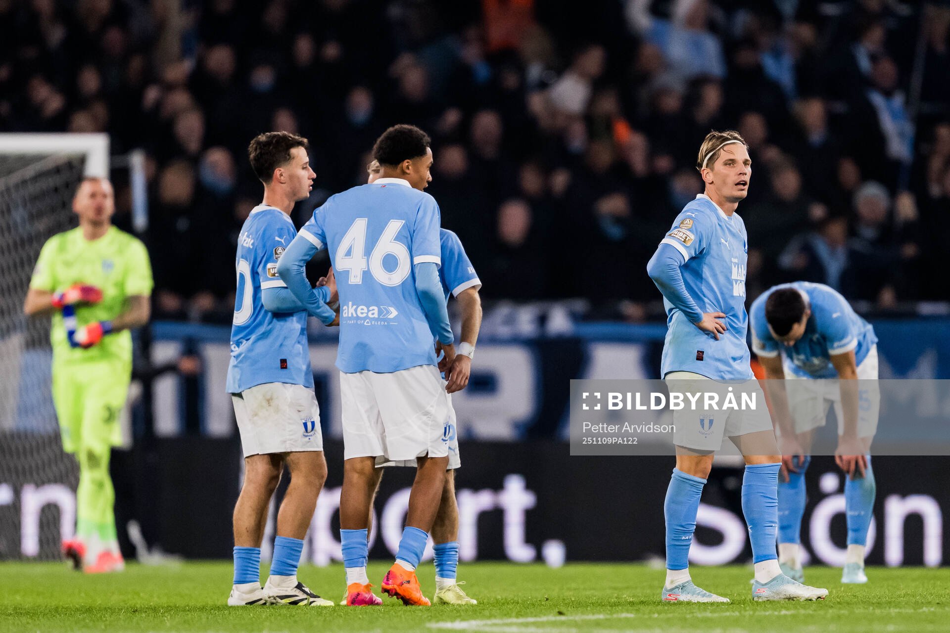 Malmö FFs Jens Stryger Larsen deppar