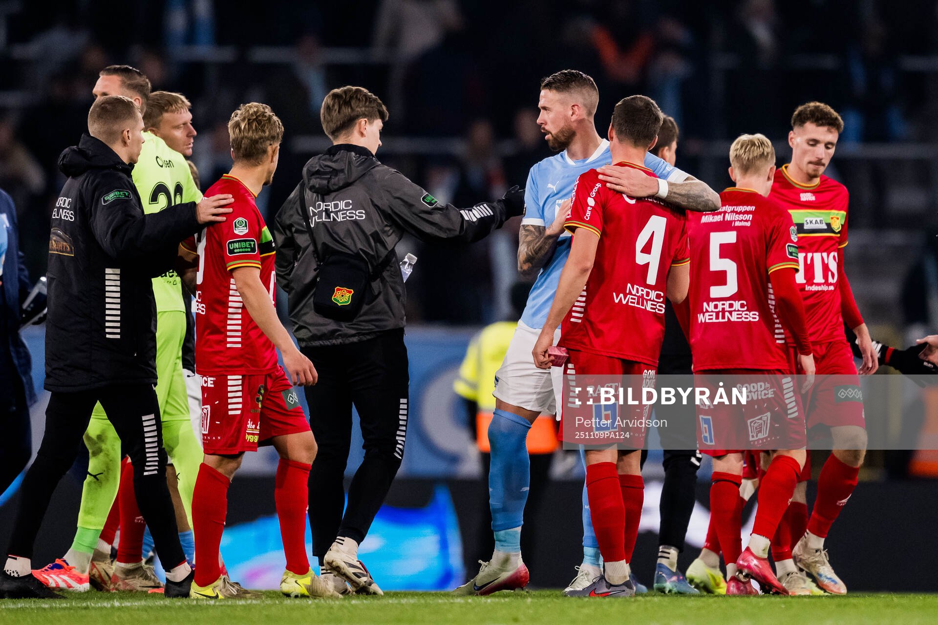 Malmö FFs Pontus Jansson och GAISs Oskar Ågren