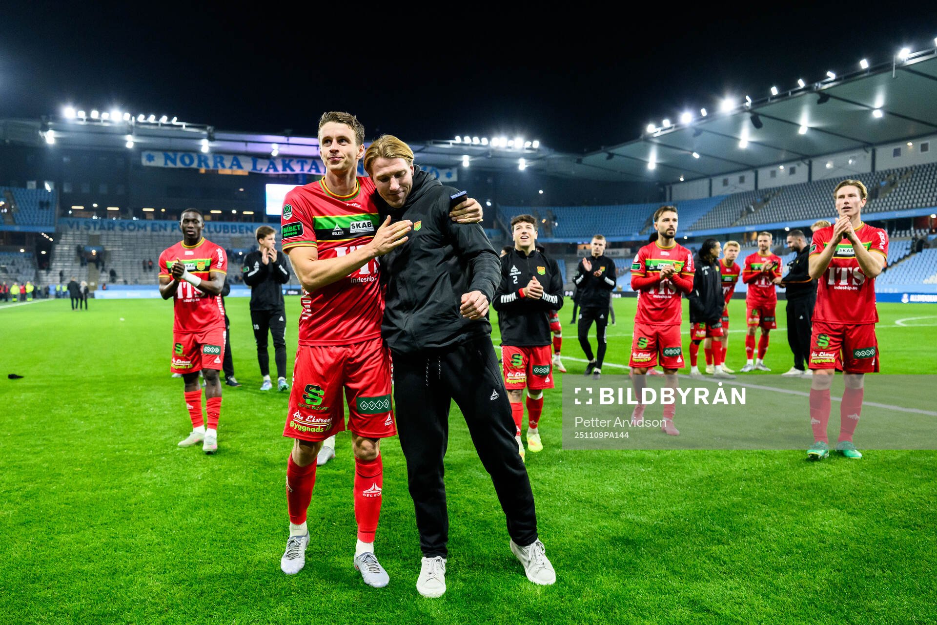 GAIS Oskar Ågren och August Wängberg jublar