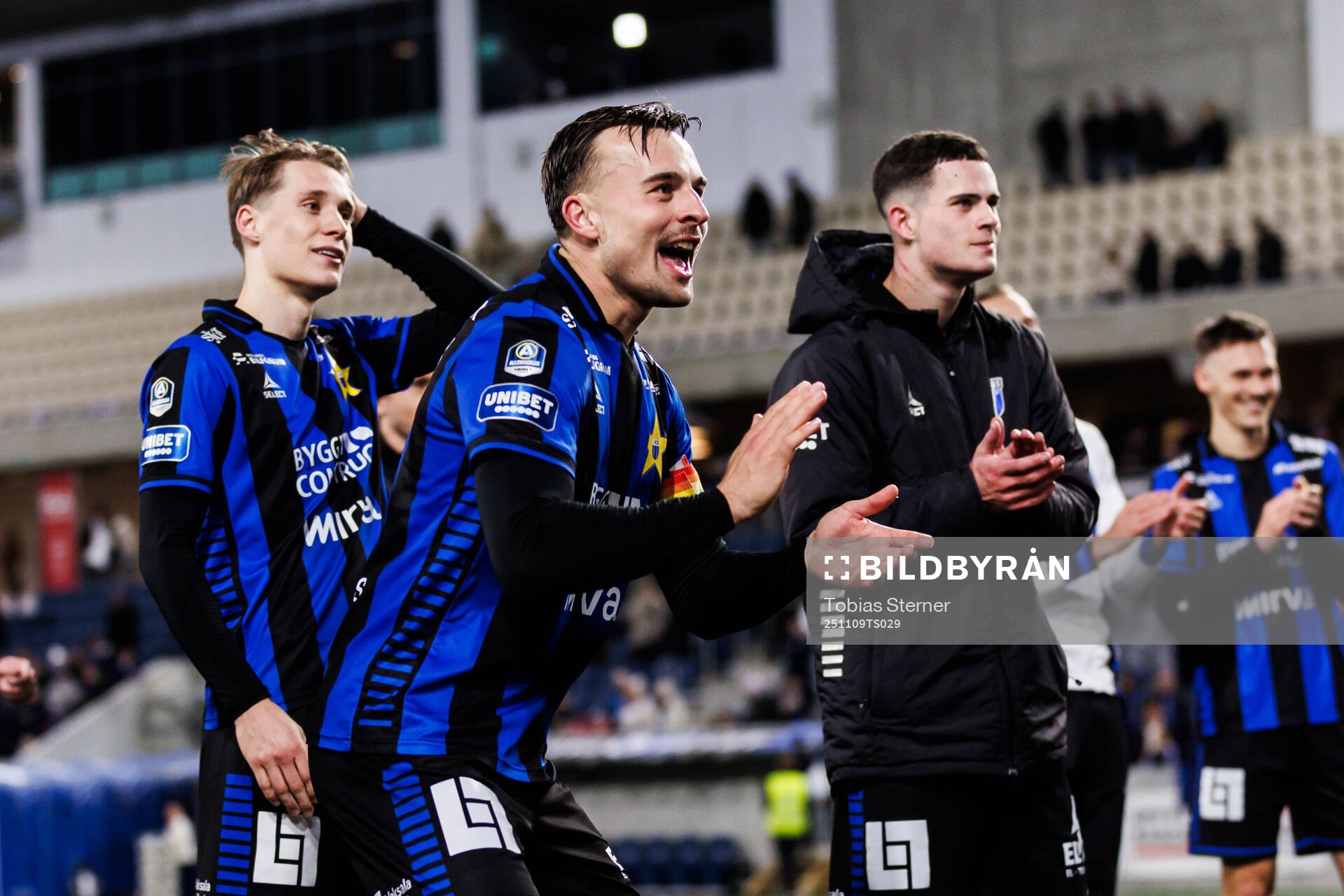 Sirius Henrik Rönnlöf Castegren jublar