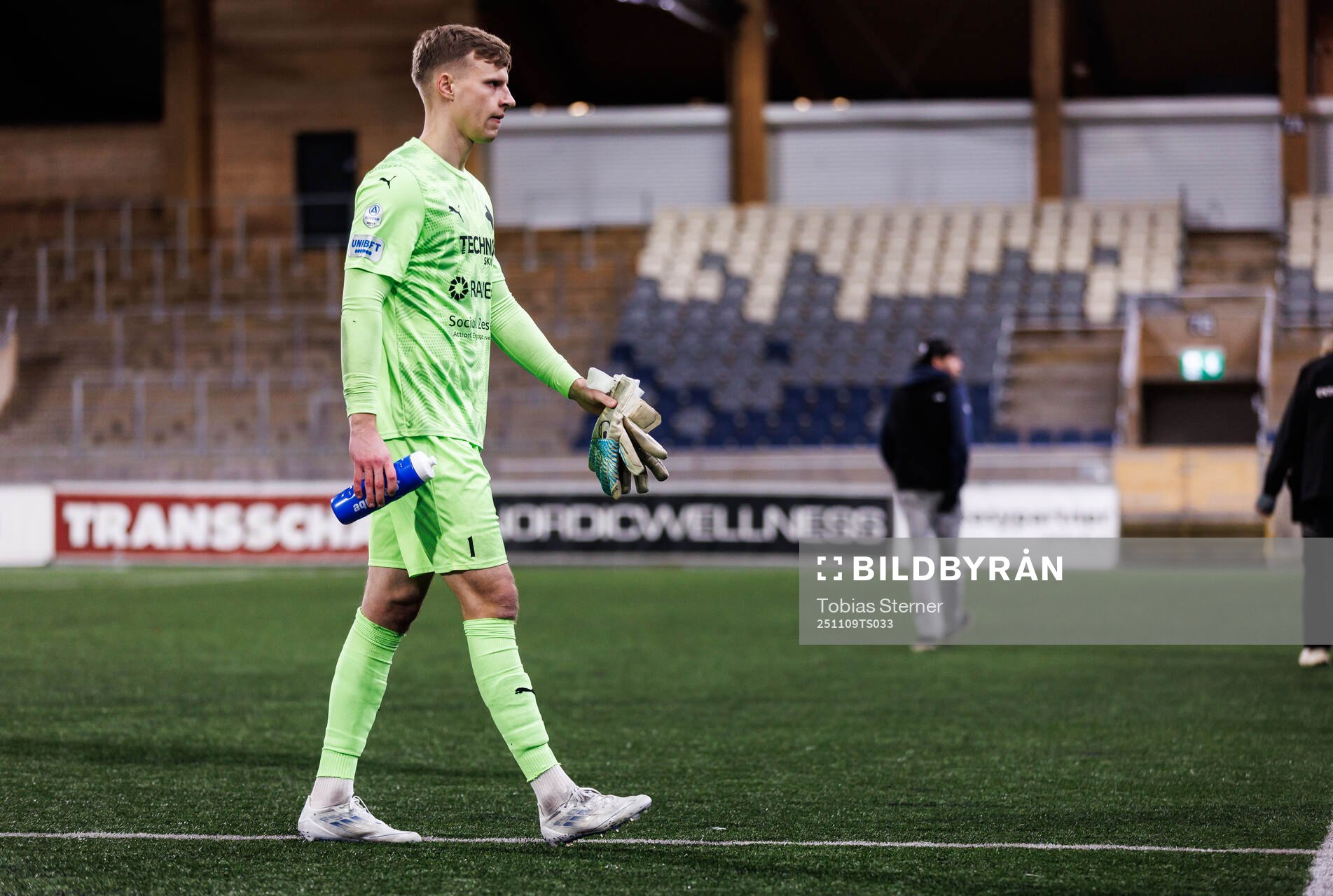 Värnamos målvakt Hugo Keto deppar