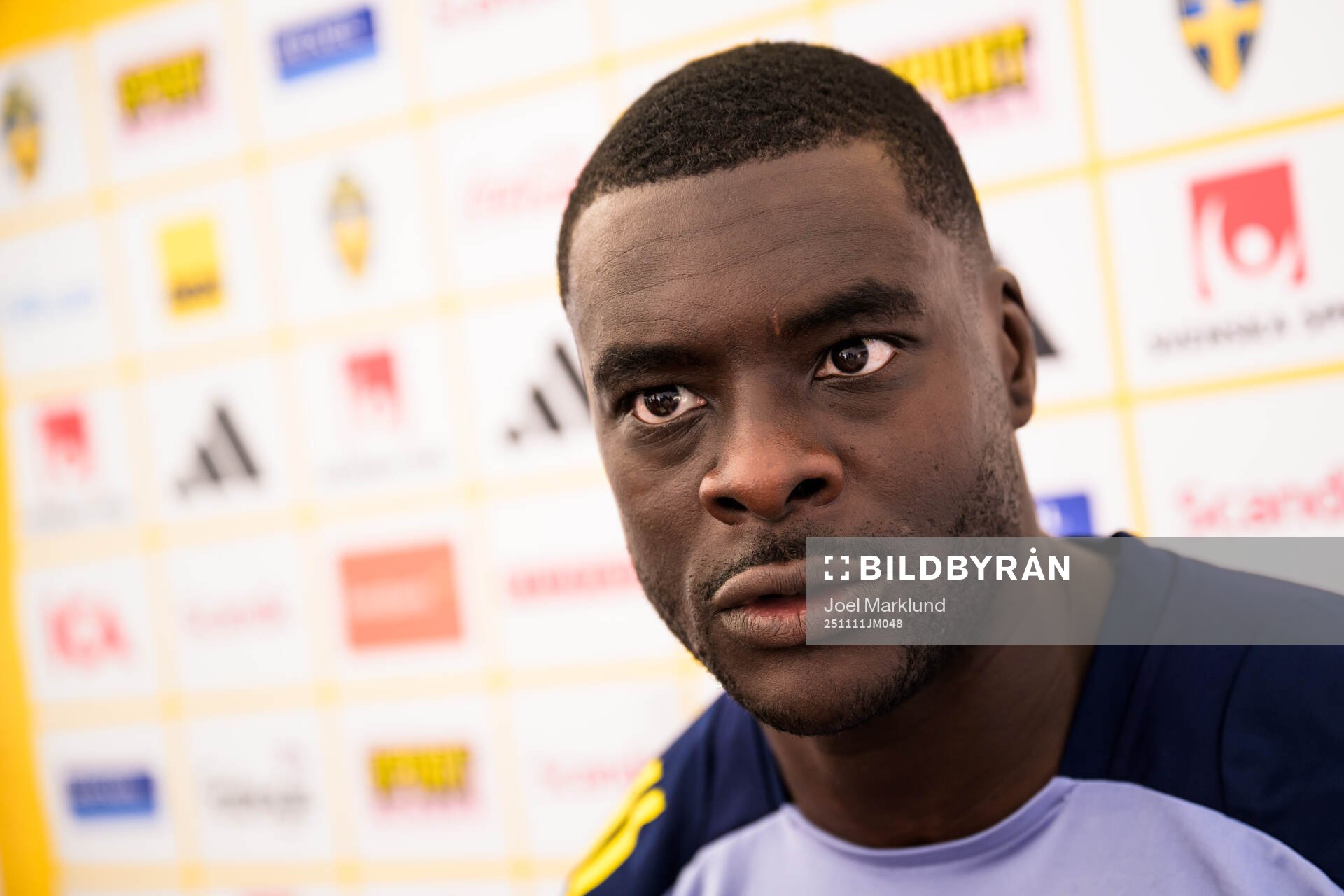Ken Sema of the Swedish national football team talking to