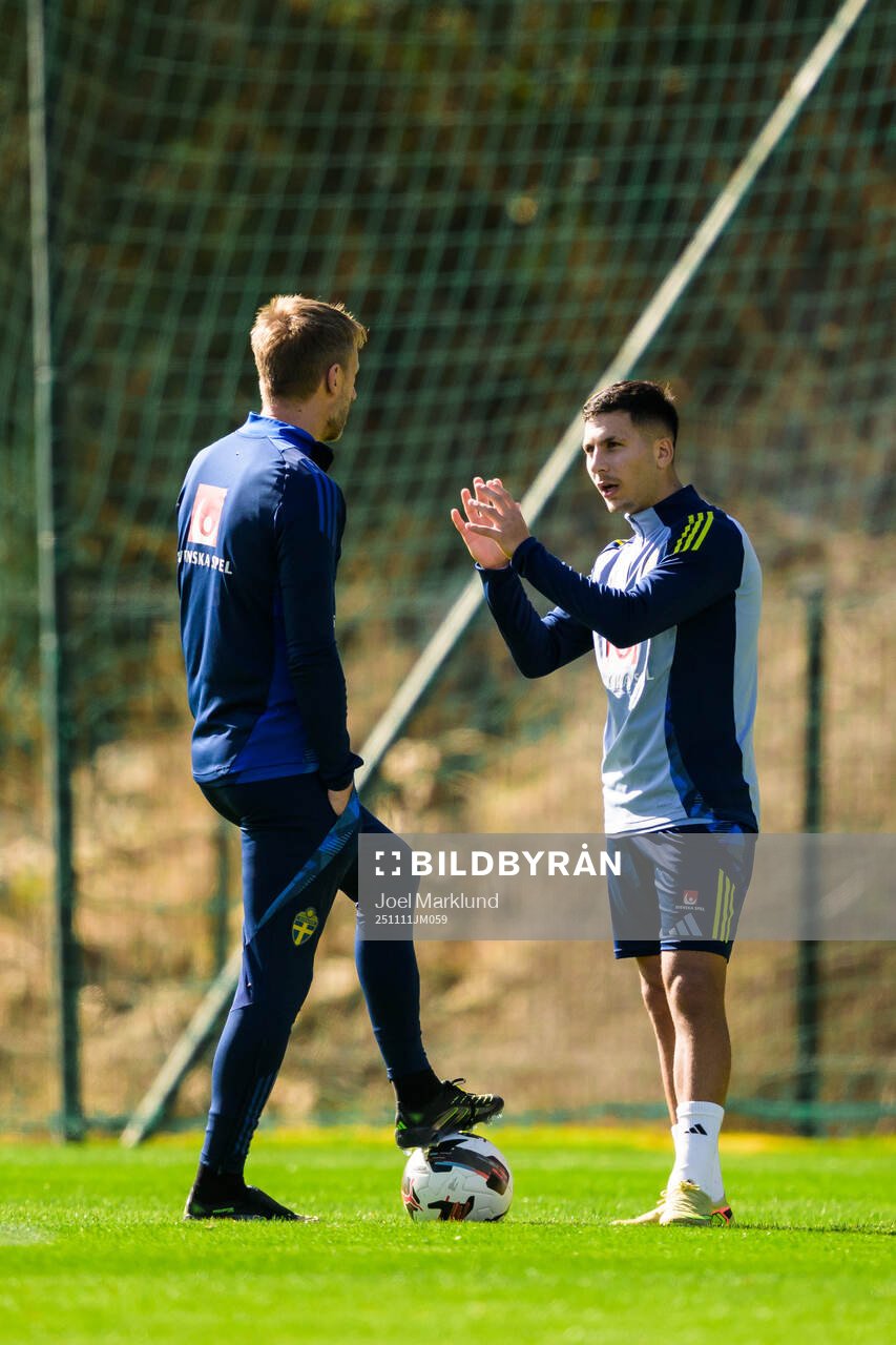 Head coach Graham Potter and Roony Bardghji of the Swedish