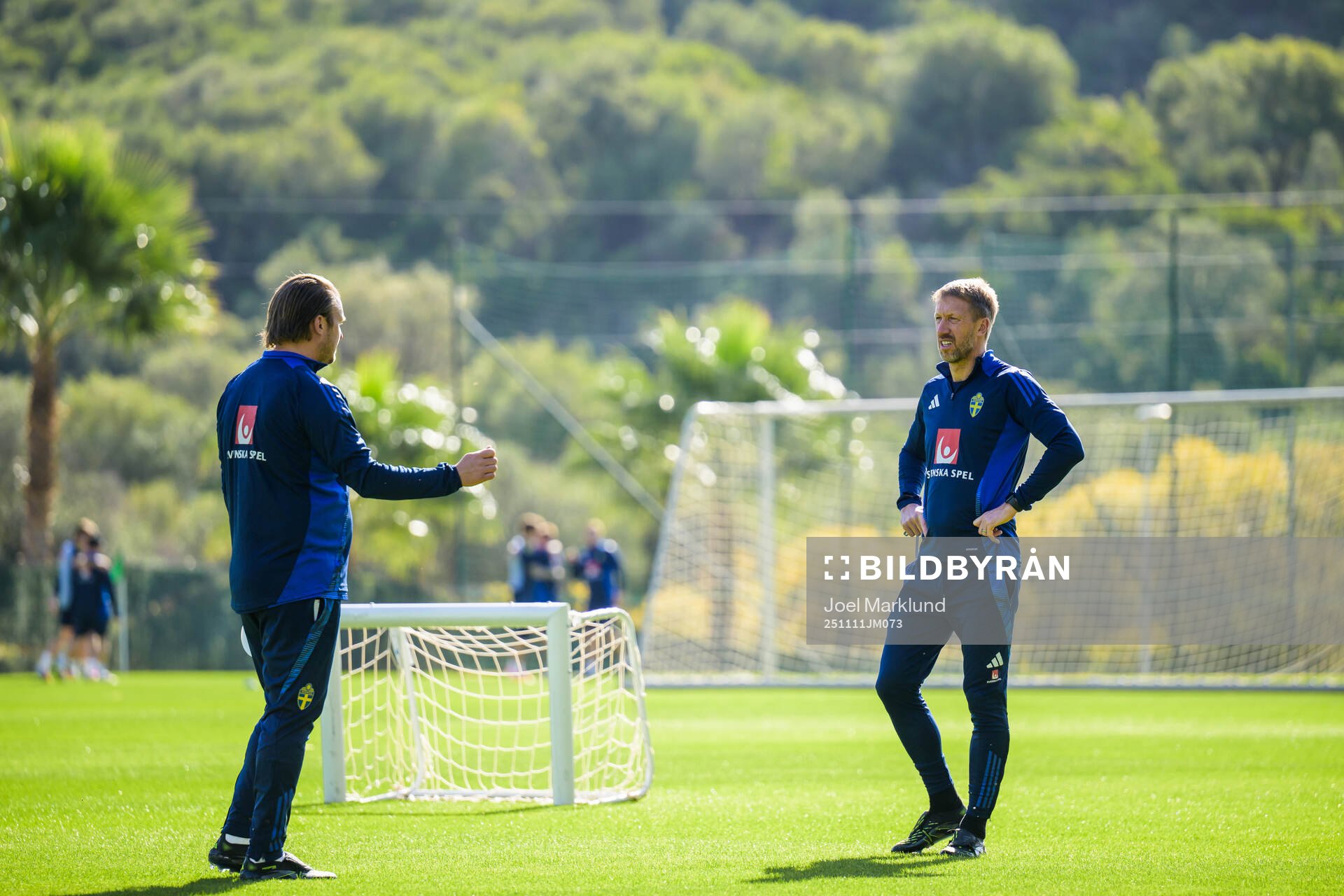 Assistant coach Björn Hamberg and head coach Graham Potter